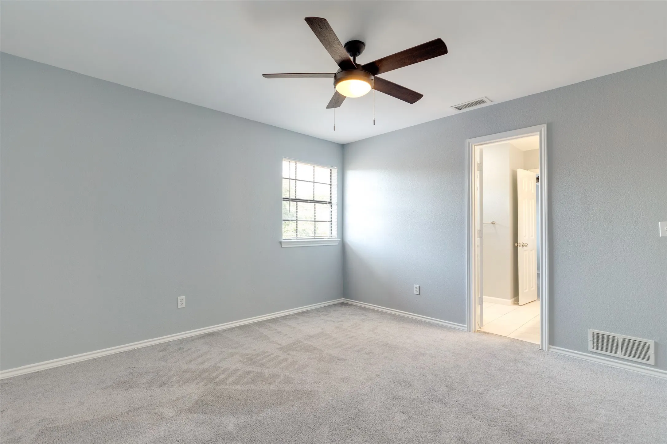 Single Family Residence For Sale in Collin County , 2801 Cobre Valle Lane, Plano, Texas 75023, 4 Bedroom, 3 Bathroom, 2 Garage spaces, 2,726 Sqft, built in 1981, mls#21263463, Real Estate Agent in Plano, Homes For Sale in Collin county, Homes For Sale in Plano, Realtor in Plano Texas, Real Estate Brokerage Independent Realty Texas, Luminita Cordes Realtor