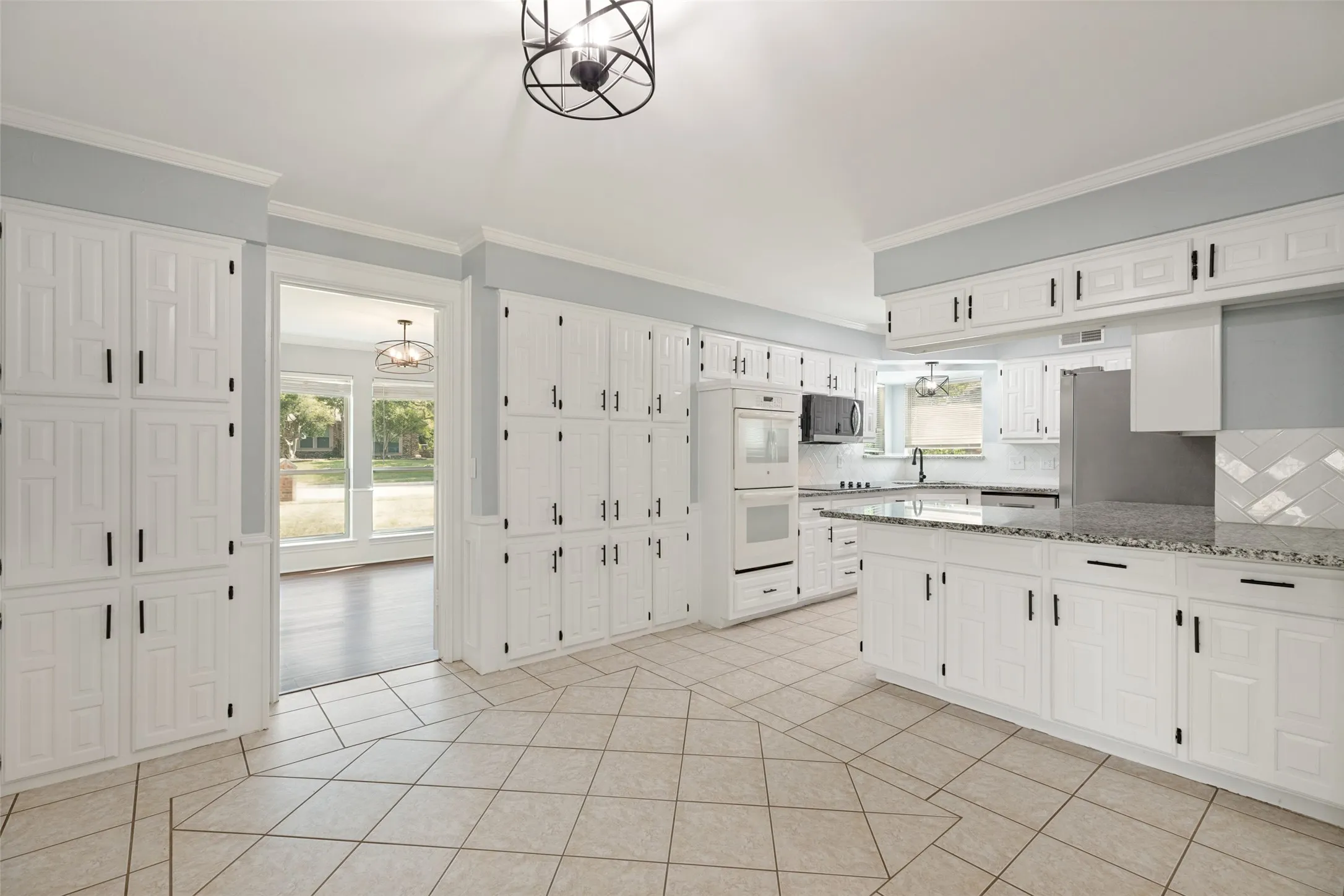 Single Family Residence For Sale in Collin County , 2801 Cobre Valle Lane, Plano, Texas 75023, 4 Bedroom, 3 Bathroom, 2 Garage spaces, 2,726 Sqft, built in 1981, mls#21263463, Real Estate Agent in Plano, Homes For Sale in Collin county, Homes For Sale in Plano, Realtor in Plano Texas, Real Estate Brokerage Independent Realty Texas, Luminita Cordes Realtor