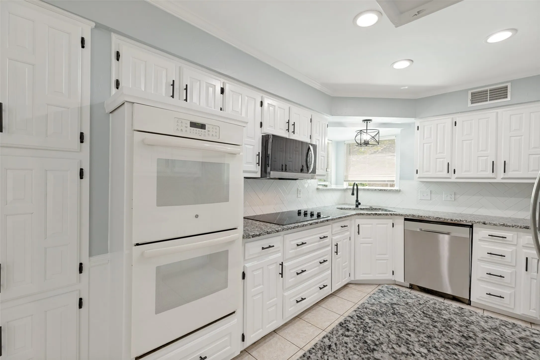 Single Family Residence For Sale in Collin County , 2801 Cobre Valle Lane, Plano, Texas 75023, 4 Bedroom, 3 Bathroom, 2 Garage spaces, 2,726 Sqft, built in 1981, mls#21263463, Real Estate Agent in Plano, Homes For Sale in Collin county, Homes For Sale in Plano, Realtor in Plano Texas, Real Estate Brokerage Independent Realty Texas, Luminita Cordes Realtor