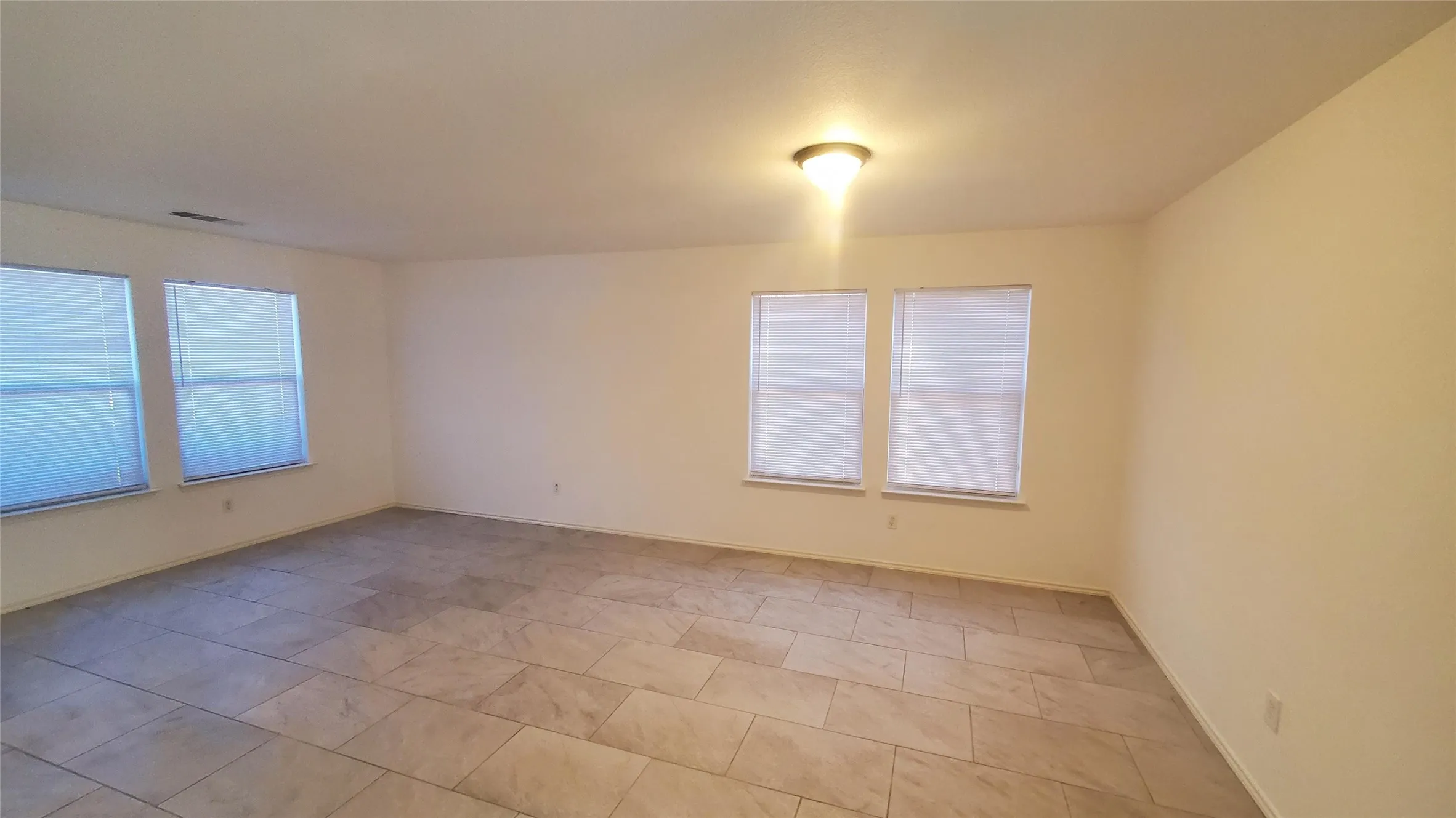 Single Family Residence For Rent in Kaufman County , 109 Southwestern Drive, Forney, Texas 75126, 4 Bedrooms, 3 Bathrooms, 2 Garage spaces, 2,650 Sqft, built in 2005, Price $2,499, mls#21353068, Real Estate Agent in Forney, Homes For Rent in Kaufman county, Homes For Rent in Forney, Realtor in Forney Texas, Real Estate Brokerage Independent Realty Texas, Luminita Cordes Realtor