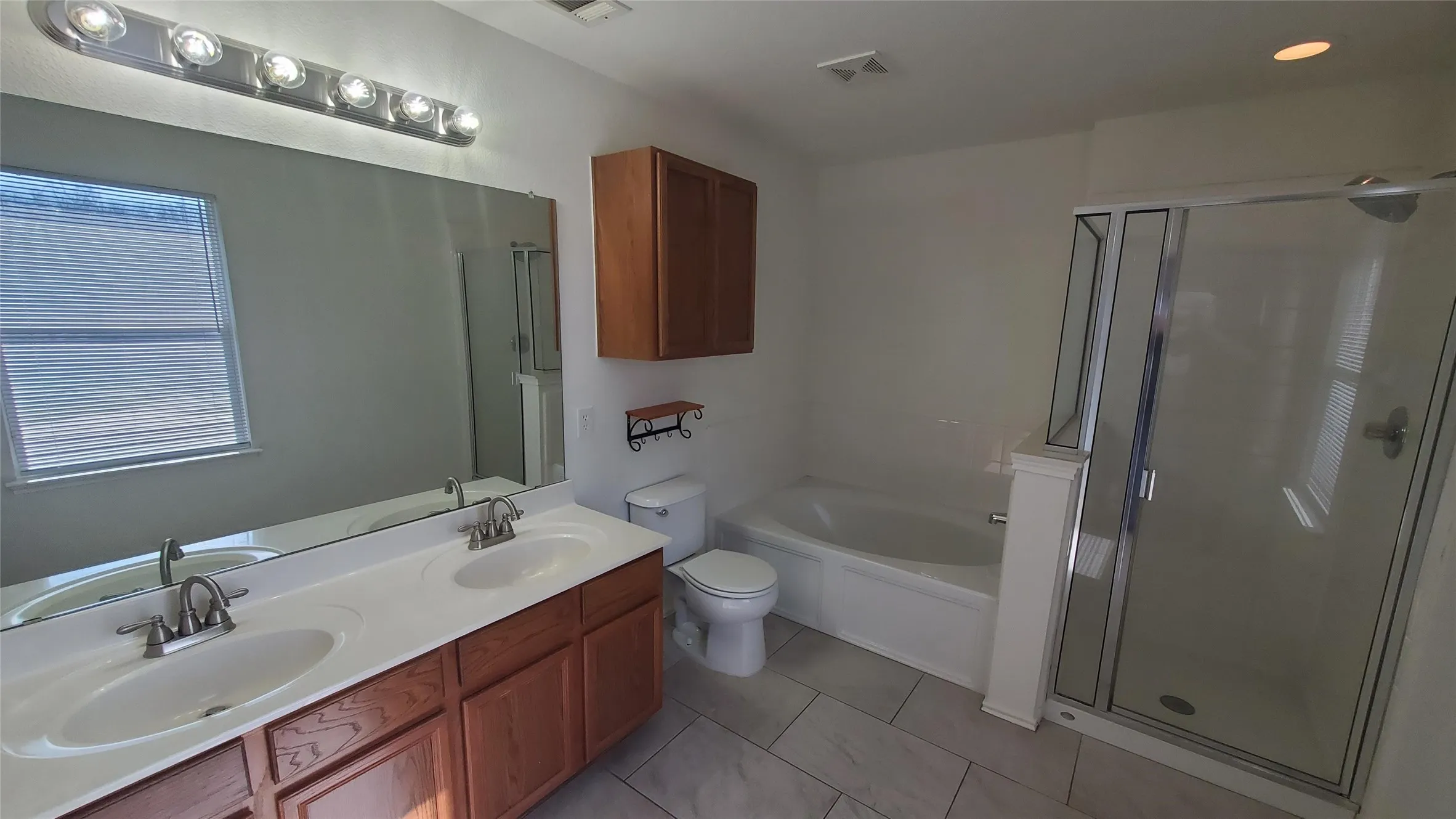Single Family Residence For Rent in Kaufman County , 109 Southwestern Drive, Forney, Texas 75126, 4 Bedrooms, 3 Bathrooms, 2 Garage spaces, 2,650 Sqft, built in 2005, Price $2,499, mls#21353068, Real Estate Agent in Forney, Homes For Rent in Kaufman county, Homes For Rent in Forney, Realtor in Forney Texas, Real Estate Brokerage Independent Realty Texas, Luminita Cordes Realtor