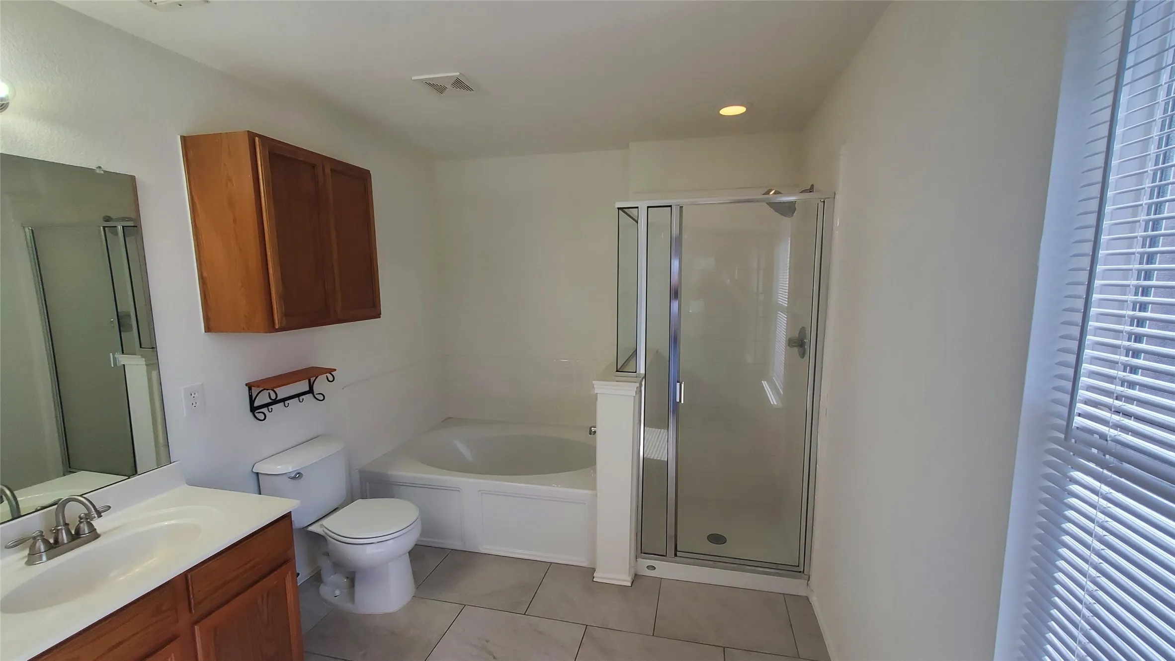 Single Family Residence For Rent in Kaufman County , 109 Southwestern Drive, Forney, Texas 75126, 4 Bedrooms, 3 Bathrooms, 2 Garage spaces, 2,650 Sqft, built in 2005, Price $2,499, mls#21353068, Real Estate Agent in Forney, Homes For Rent in Kaufman county, Homes For Rent in Forney, Realtor in Forney Texas, Real Estate Brokerage Independent Realty Texas, Luminita Cordes Realtor