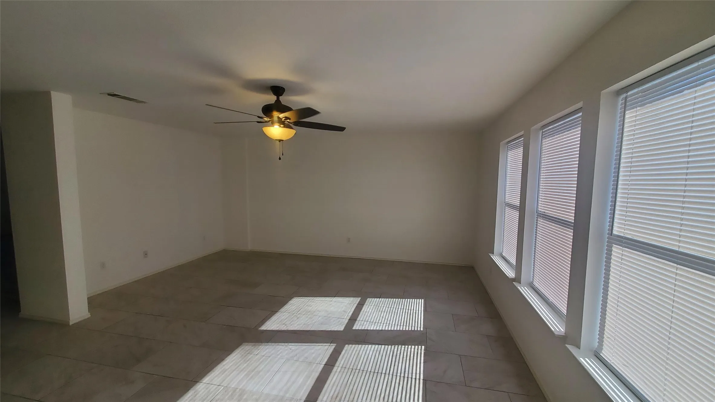 Single Family Residence For Rent in Kaufman County , 109 Southwestern Drive, Forney, Texas 75126, 4 Bedrooms, 3 Bathrooms, 2 Garage spaces, 2,650 Sqft, built in 2005, Price $2,499, mls#21353068, Real Estate Agent in Forney, Homes For Rent in Kaufman county, Homes For Rent in Forney, Realtor in Forney Texas, Real Estate Brokerage Independent Realty Texas, Luminita Cordes Realtor