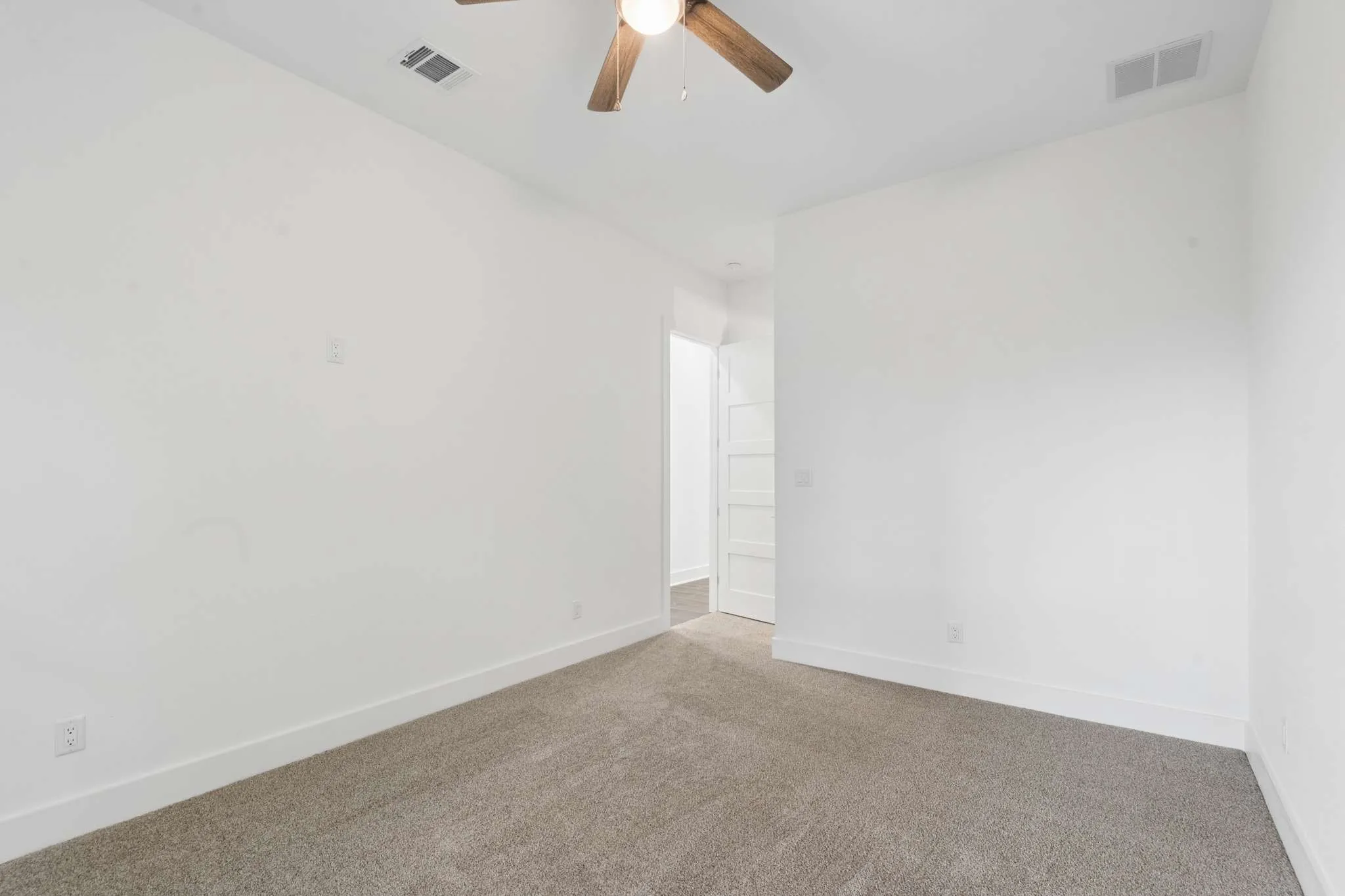 Single Family Residence For Sale in Wise County , 126 Port O Call Court, Runaway Bay, Texas 76426, 3 Bedroom, 4 Bathroom, 2 Garage spaces, 2,073 Sqft, built in 2026, mls#21351823, Real Estate Agent in Runaway Bay, Homes For Sale in Wise county, Homes For Sale in Runaway Bay, Realtor in Runaway Bay Texas, Real Estate Brokerage Independent Realty Texas, Luminita Cordes Realtor