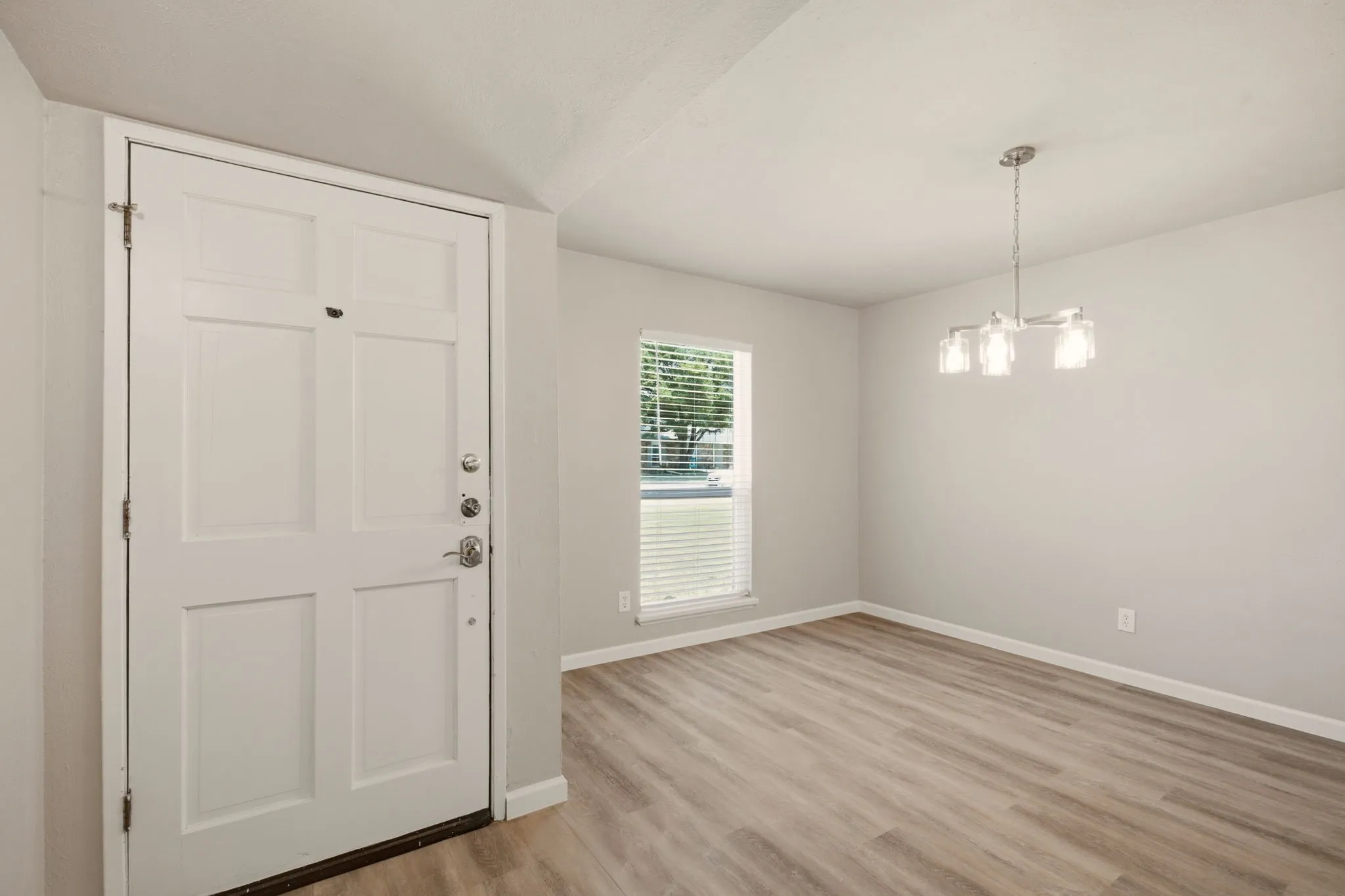 Single Family Residence For Rent in Collin County , 1616 Stockton Trail, Plano, Texas 75023, 4 Bedroom, 2 Bathroom, 2 Garage spaces, 1,783 Sqft, built in 1978, mls#21353052, Real Estate Agent in Plano, Homes For Rent in Collin county, Homes For Rent in Plano, Realtor in Plano Texas, Real Estate Brokerage Independent Realty Texas, Luminita Cordes Realtor