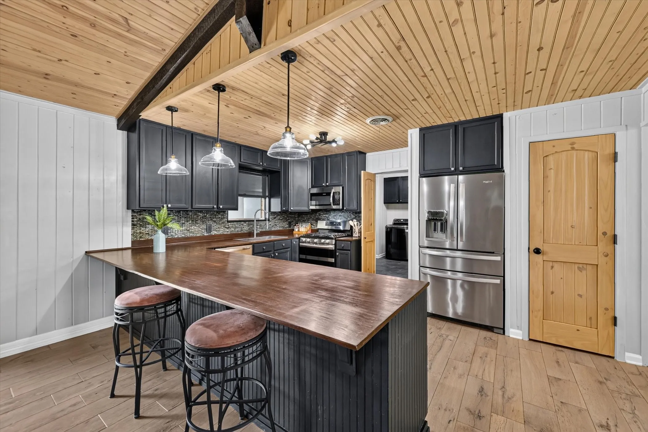 Single Family Residence For Sale in Grayson County , 507 W South Street, Whitesboro, Texas 76273, 4 Bedroom, 2 Bathroom, 2 Garage spaces, 1,922 Sqft, built in 1968, mls#21351711, Real Estate Agent in Whitesboro, Homes For Sale in Grayson county, Homes For Sale in Whitesboro, Realtor in Whitesboro Texas, Real Estate Brokerage Independent Realty Texas, Luminita Cordes Realtor
