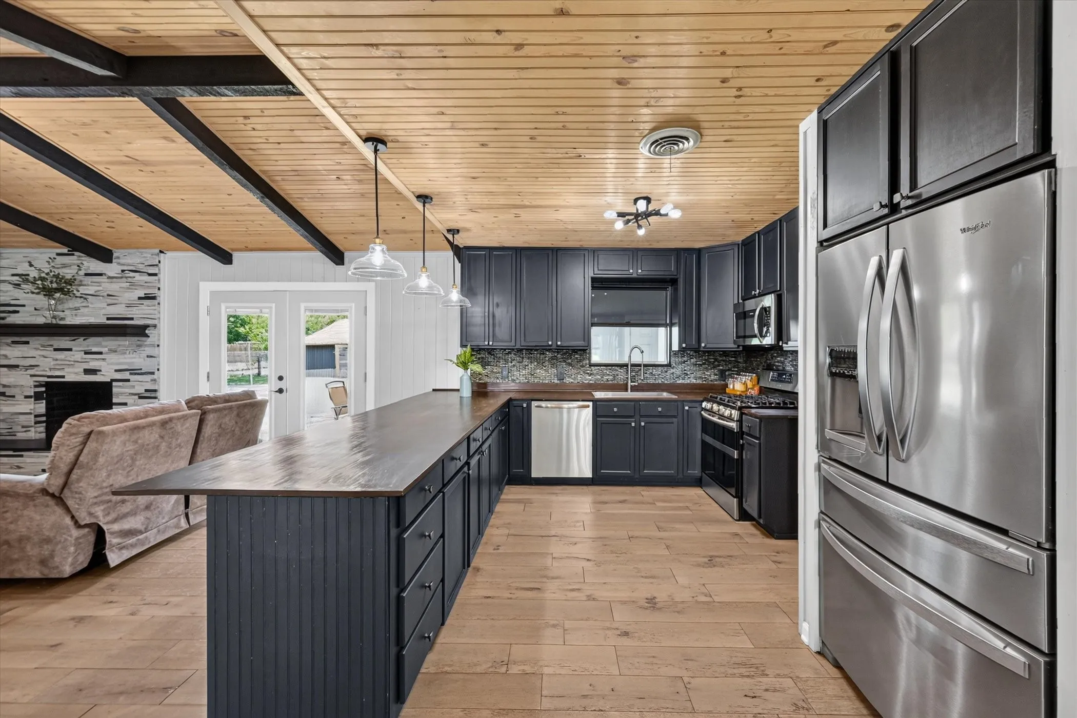 Single Family Residence For Sale in Grayson County , 507 W South Street, Whitesboro, Texas 76273, 4 Bedroom, 2 Bathroom, 2 Garage spaces, 1,922 Sqft, built in 1968, mls#21351711, Real Estate Agent in Whitesboro, Homes For Sale in Grayson county, Homes For Sale in Whitesboro, Realtor in Whitesboro Texas, Real Estate Brokerage Independent Realty Texas, Luminita Cordes Realtor
