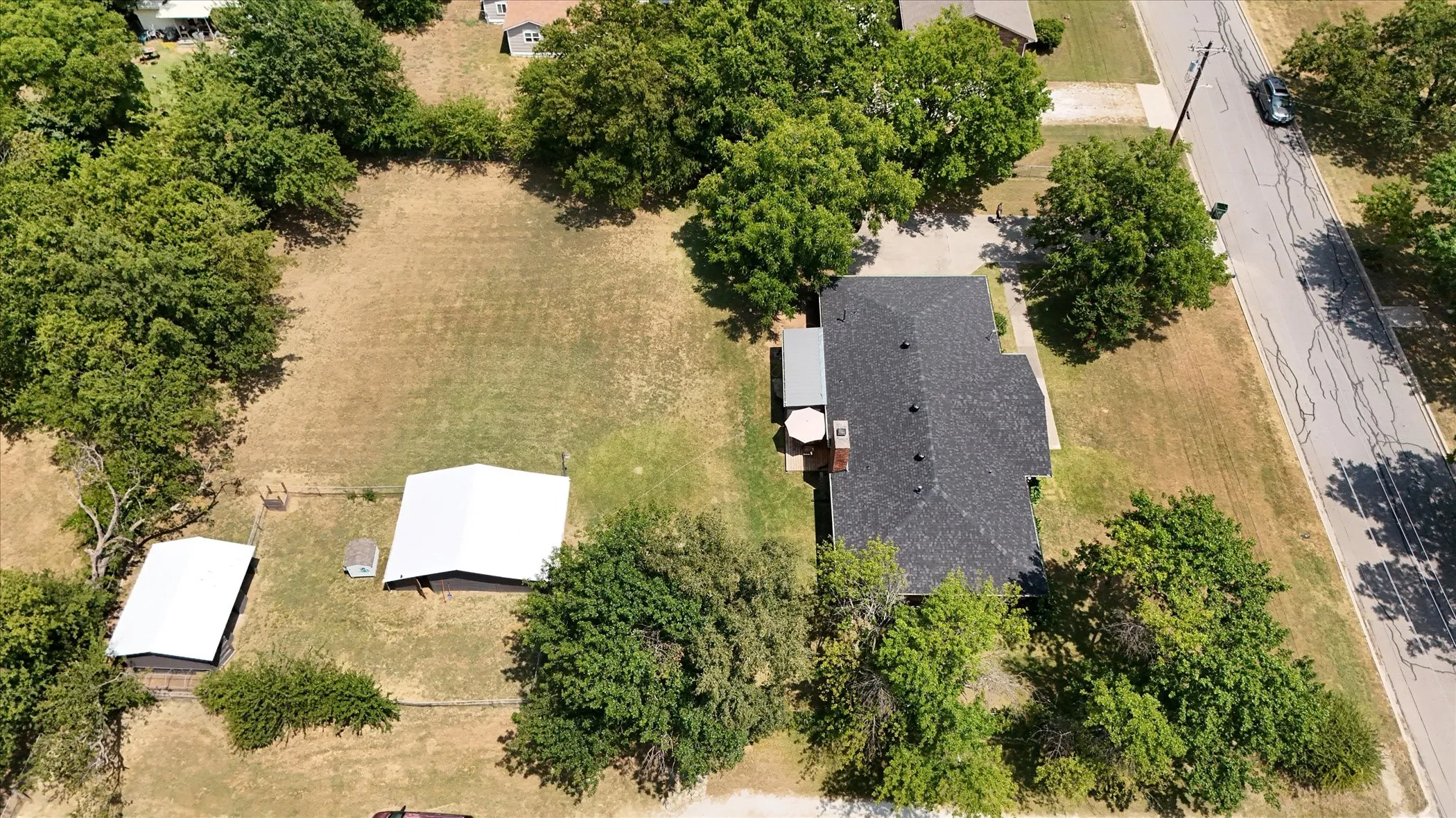 Single Family Residence For Sale in Grayson County , 507 W South Street, Whitesboro, Texas 76273, 4 Bedroom, 2 Bathroom, 2 Garage spaces, 1,922 Sqft, built in 1968, mls#21351711, Real Estate Agent in Whitesboro, Homes For Sale in Grayson county, Homes For Sale in Whitesboro, Realtor in Whitesboro Texas, Real Estate Brokerage Independent Realty Texas, Luminita Cordes Realtor
