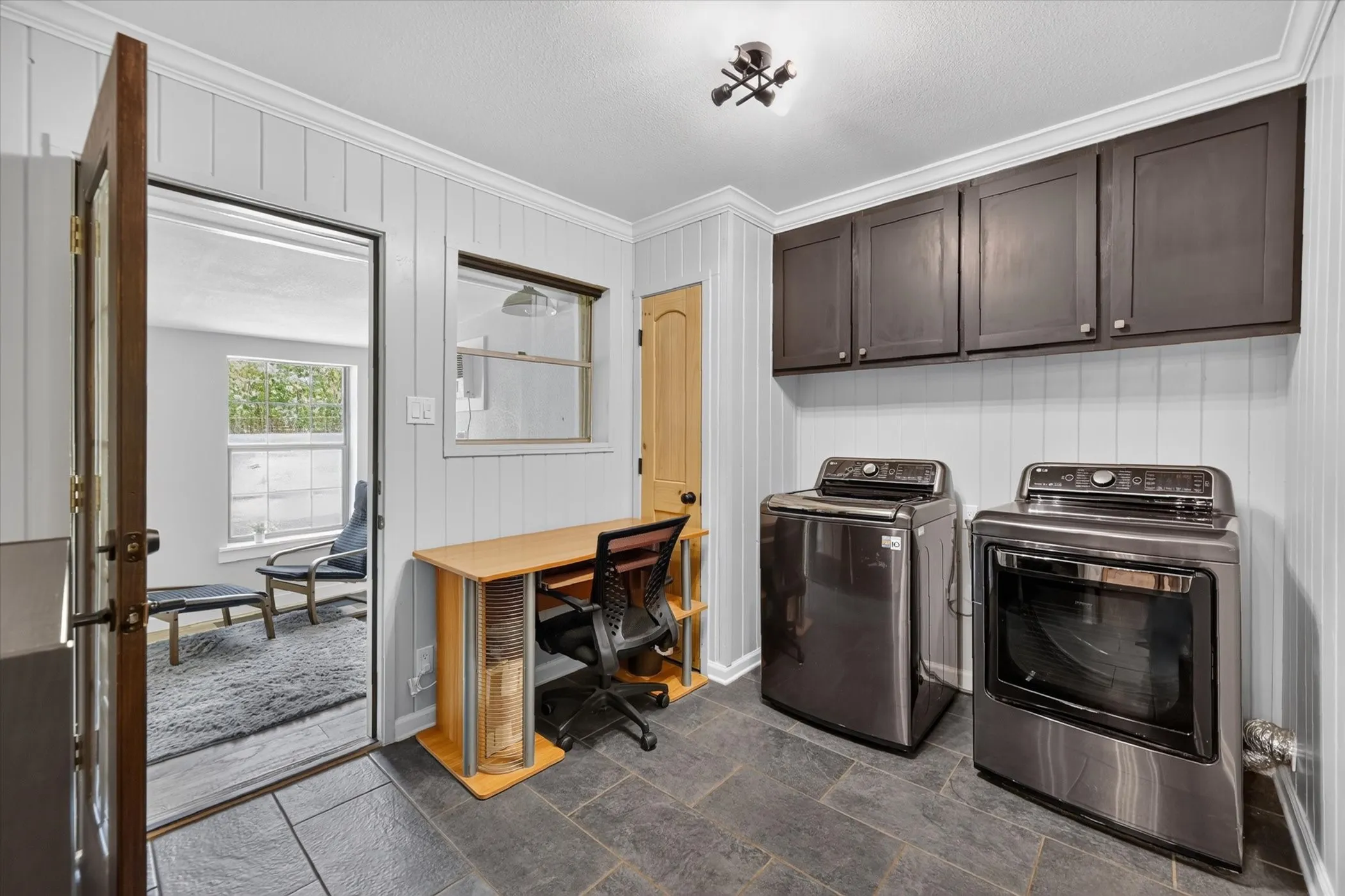 Single Family Residence For Sale in Grayson County , 507 W South Street, Whitesboro, Texas 76273, 4 Bedroom, 2 Bathroom, 2 Garage spaces, 1,922 Sqft, built in 1968, mls#21351711, Real Estate Agent in Whitesboro, Homes For Sale in Grayson county, Homes For Sale in Whitesboro, Realtor in Whitesboro Texas, Real Estate Brokerage Independent Realty Texas, Luminita Cordes Realtor