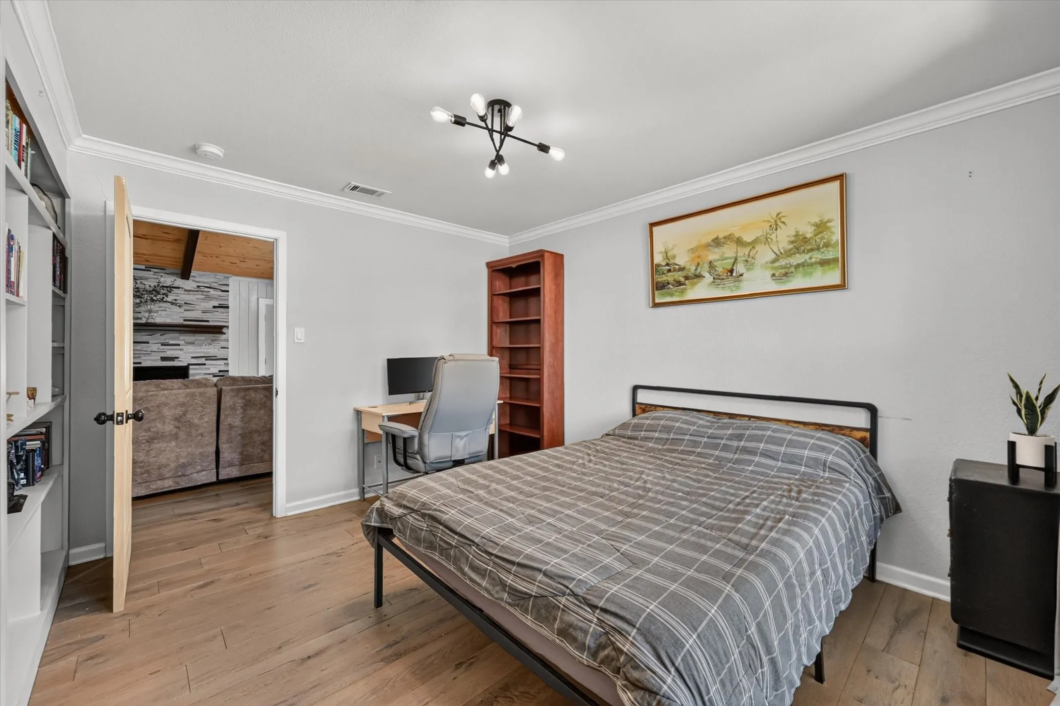 Single Family Residence For Sale in Grayson County , 507 W South Street, Whitesboro, Texas 76273, 4 Bedroom, 2 Bathroom, 2 Garage spaces, 1,922 Sqft, built in 1968, mls#21351711, Real Estate Agent in Whitesboro, Homes For Sale in Grayson county, Homes For Sale in Whitesboro, Realtor in Whitesboro Texas, Real Estate Brokerage Independent Realty Texas, Luminita Cordes Realtor