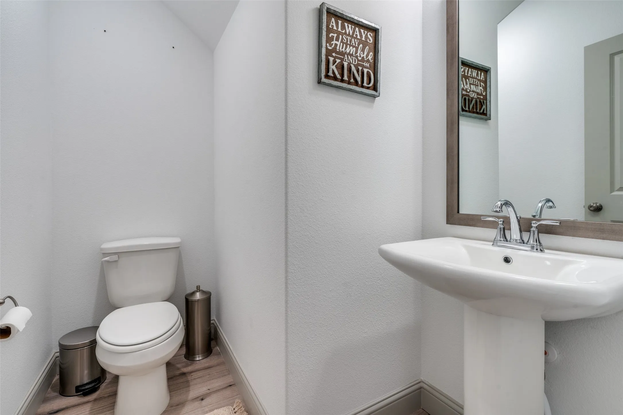 Townhouse For Rent in Dallas County , 7139 Buchanan, Grand Prairie, Texas 75054, 3 Bedroom, 3 Bathroom, 2 Garage spaces, 2,257 Sqft, built in 2023, mls#21345217, Real Estate Agent in Grand Prairie, Homes For Rent in Dallas county, Homes For Rent in Grand Prairie, Realtor in Grand Prairie Texas, Real Estate Brokerage Independent Realty Texas, Luminita Cordes Realtor