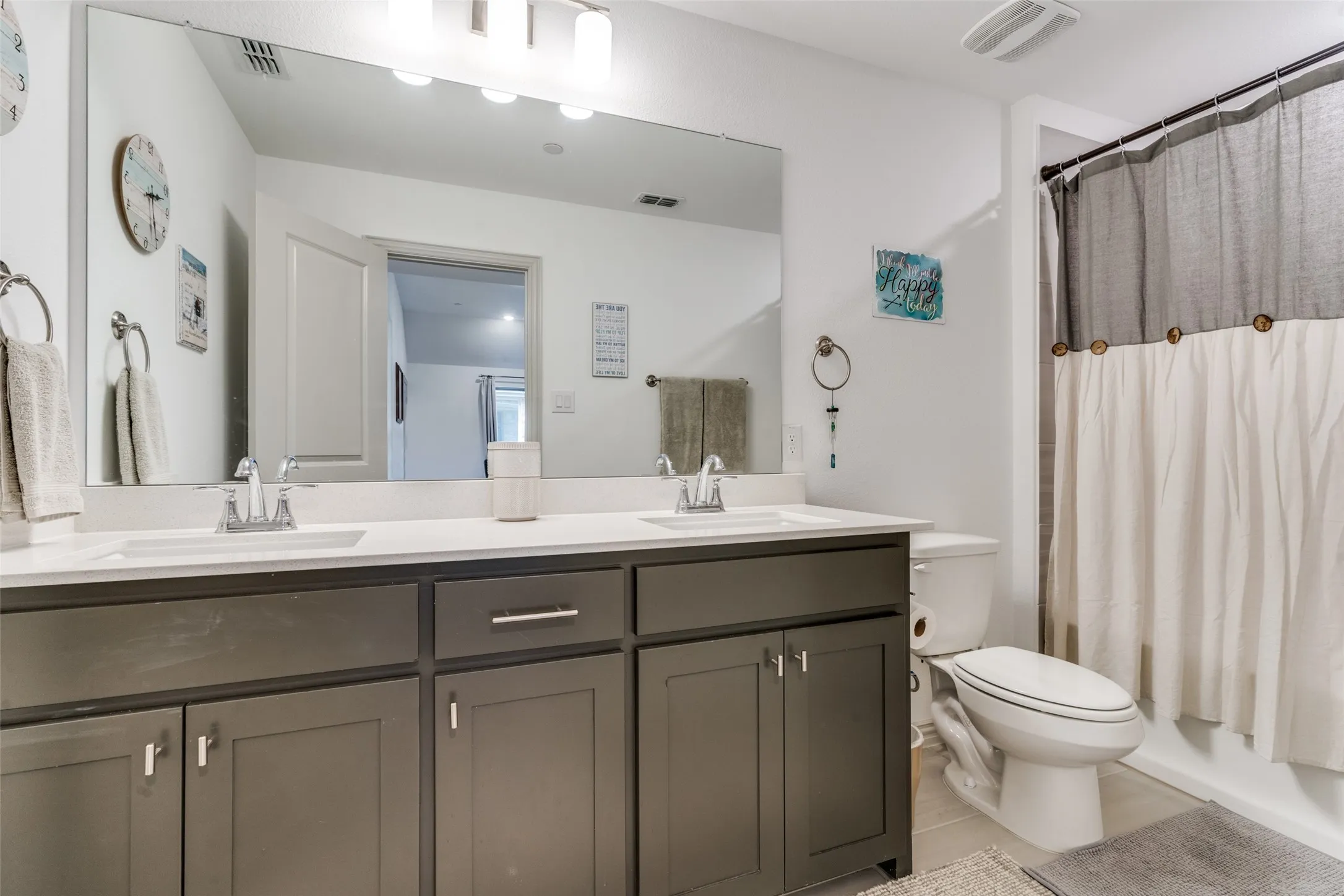 Townhouse For Rent in Dallas County , 7139 Buchanan, Grand Prairie, Texas 75054, 3 Bedroom, 3 Bathroom, 2 Garage spaces, 2,257 Sqft, built in 2023, mls#21345217, Real Estate Agent in Grand Prairie, Homes For Rent in Dallas county, Homes For Rent in Grand Prairie, Realtor in Grand Prairie Texas, Real Estate Brokerage Independent Realty Texas, Luminita Cordes Realtor