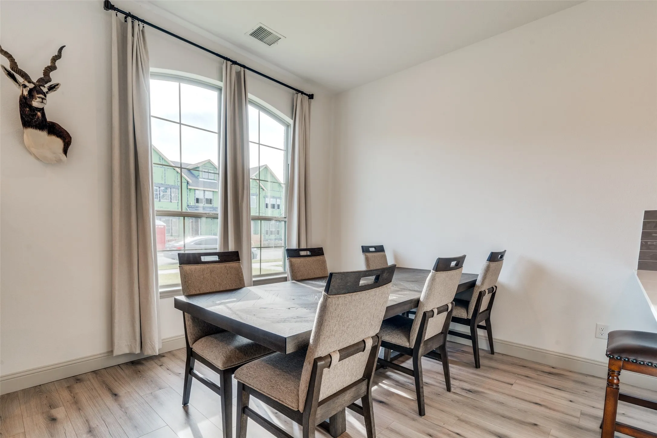 Townhouse For Rent in Dallas County , 7139 Buchanan, Grand Prairie, Texas 75054, 3 Bedroom, 3 Bathroom, 2 Garage spaces, 2,257 Sqft, built in 2023, mls#21345217, Real Estate Agent in Grand Prairie, Homes For Rent in Dallas county, Homes For Rent in Grand Prairie, Realtor in Grand Prairie Texas, Real Estate Brokerage Independent Realty Texas, Luminita Cordes Realtor