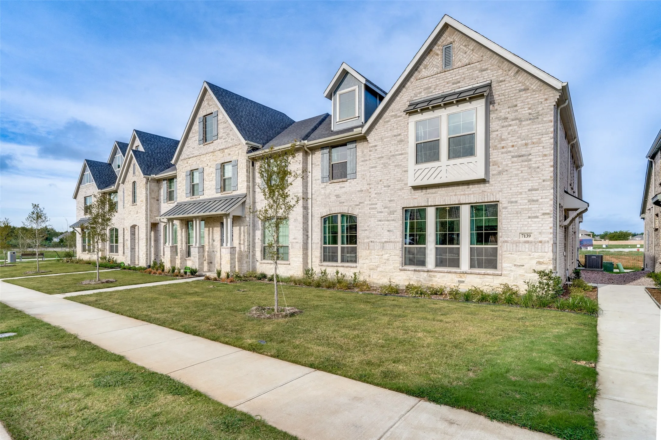 Townhouse For Rent in Dallas County , 7139 Buchanan, Grand Prairie, Texas 75054, 3 Bedroom, 3 Bathroom, 2 Garage spaces, 2,257 Sqft, built in 2023, mls#21345217, Real Estate Agent in Grand Prairie, Homes For Rent in Dallas county, Homes For Rent in Grand Prairie, Realtor in Grand Prairie Texas, Real Estate Brokerage Independent Realty Texas, Luminita Cordes Realtor