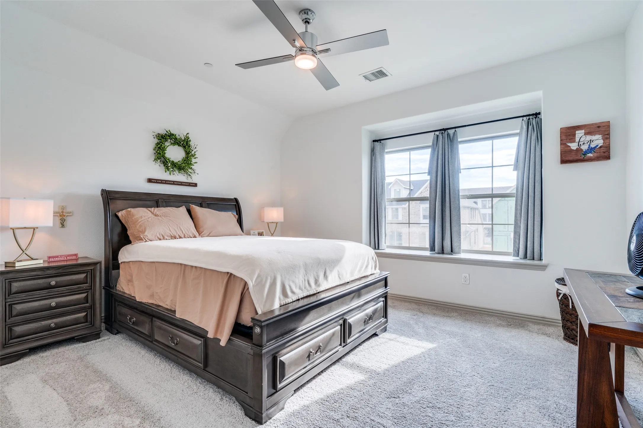 Townhouse For Rent in Dallas County , 7139 Buchanan, Grand Prairie, Texas 75054, 3 Bedroom, 3 Bathroom, 2 Garage spaces, 2,257 Sqft, built in 2023, mls#21345217, Real Estate Agent in Grand Prairie, Homes For Rent in Dallas county, Homes For Rent in Grand Prairie, Realtor in Grand Prairie Texas, Real Estate Brokerage Independent Realty Texas, Luminita Cordes Realtor