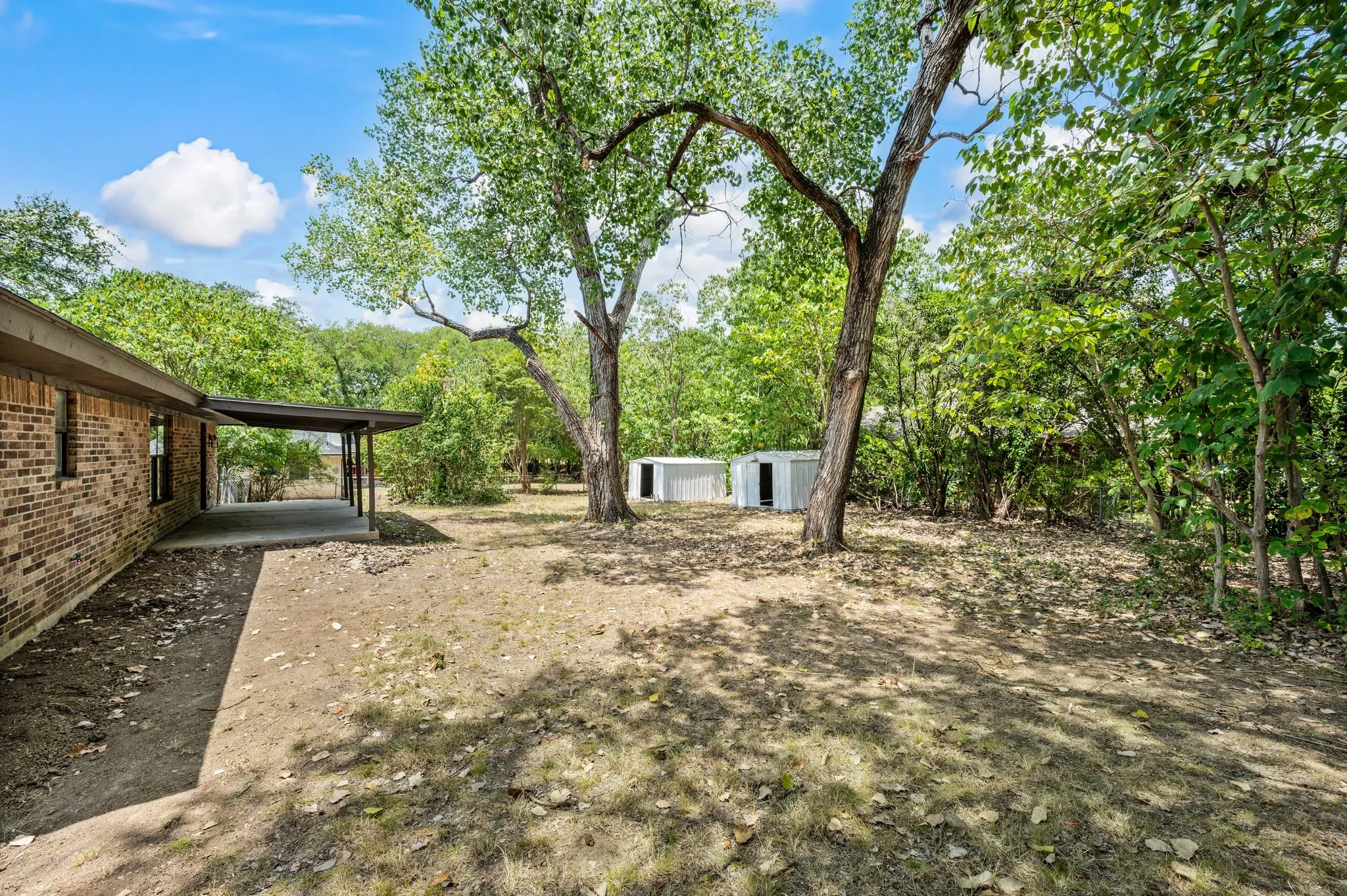 Single Family Residence For Sale in Tarrant County , 1409 Scotland Avenue, Azle, Texas 76020, 3 Bedroom, 1 Bathroom, 1 Garage spaces, 1,124 Sqft, built in 1991, mls#21353036, Real Estate Agent in Azle, Homes For Sale in Tarrant county, Homes For Sale in Azle, Realtor in Azle Texas, Real Estate Brokerage Independent Realty Texas, Luminita Cordes Realtor