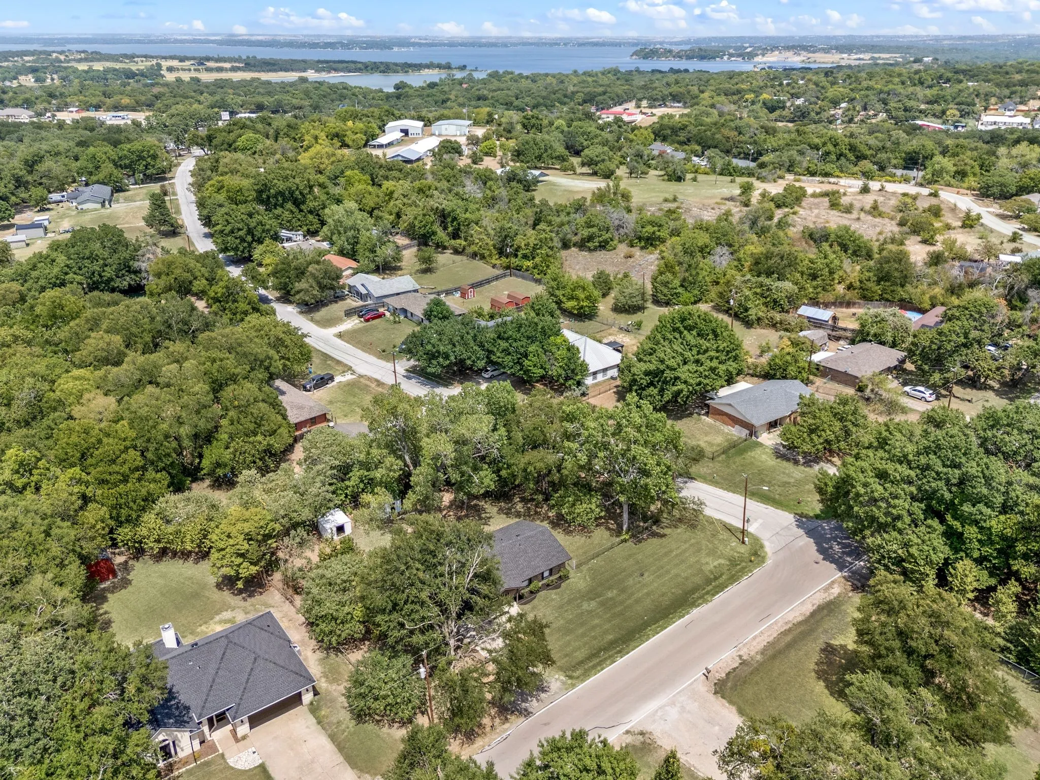Single Family Residence For Sale in Tarrant County , 1409 Scotland Avenue, Azle, Texas 76020, 3 Bedroom, 1 Bathroom, 1 Garage spaces, 1,124 Sqft, built in 1991, mls#21353036, Real Estate Agent in Azle, Homes For Sale in Tarrant county, Homes For Sale in Azle, Realtor in Azle Texas, Real Estate Brokerage Independent Realty Texas, Luminita Cordes Realtor