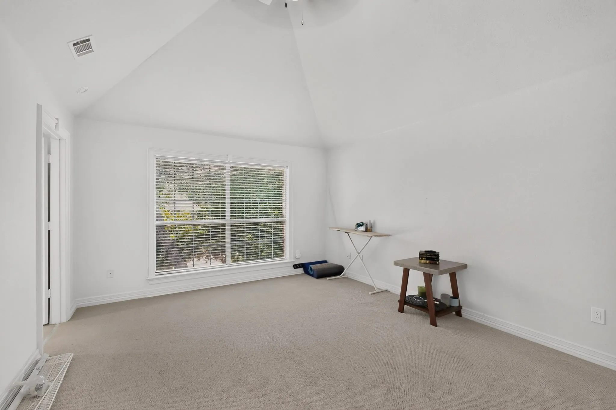 Single Family Residence For Sale in Dallas County , 2120 Valley View Drive, Cedar Hill, Texas 75104, 5 Bedroom, 4 Bathroom, 1 Garage spaces, 3,246 Sqft, built in 1990, mls#21348849, Real Estate Agent in Cedar Hill, Homes For Sale in Dallas county, Homes For Sale in Cedar Hill, Realtor in Cedar Hill Texas, Real Estate Brokerage Independent Realty Texas, Luminita Cordes Realtor