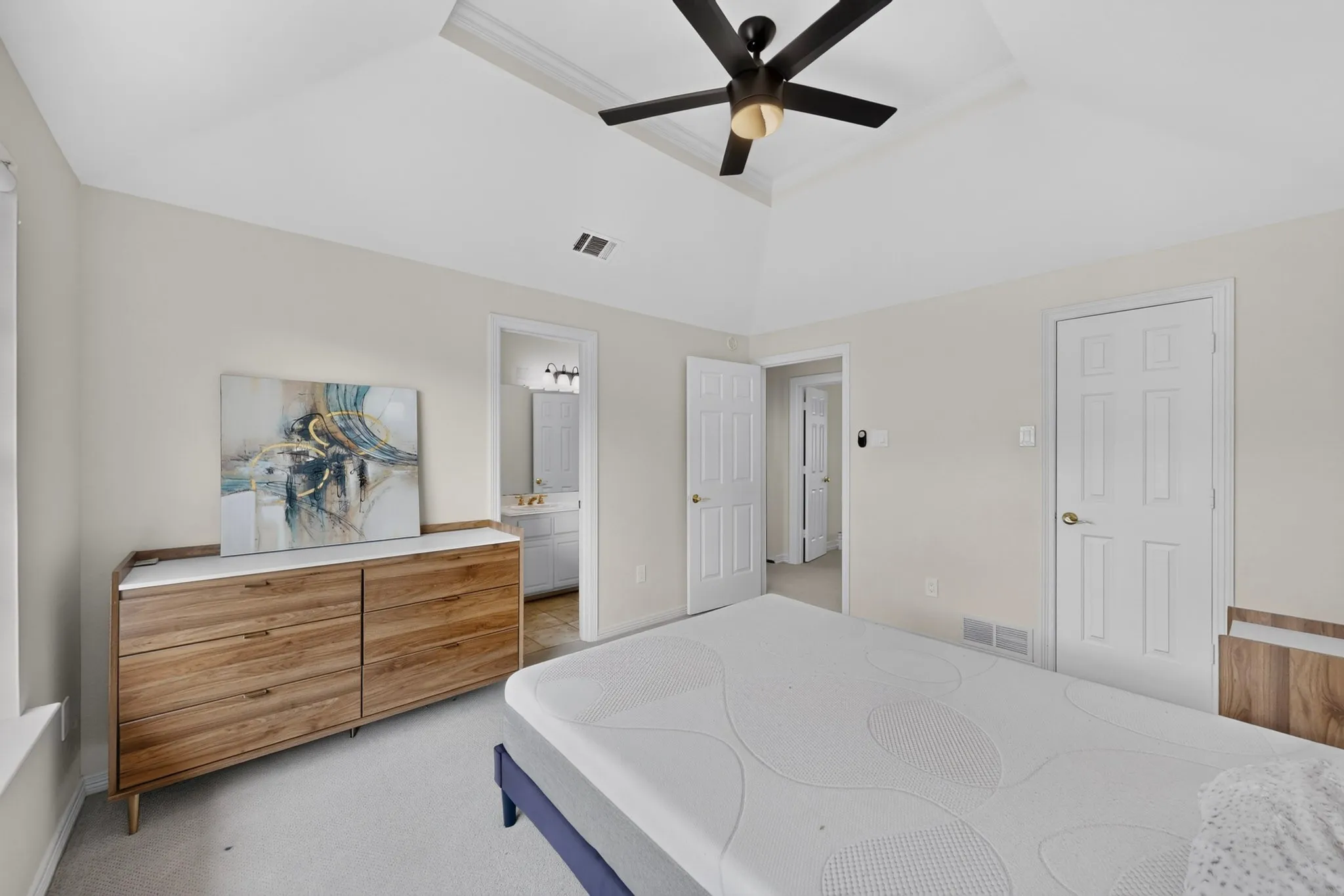 Single Family Residence For Sale in Dallas County , 2120 Valley View Drive, Cedar Hill, Texas 75104, 5 Bedroom, 4 Bathroom, 1 Garage spaces, 3,246 Sqft, built in 1990, mls#21348849, Real Estate Agent in Cedar Hill, Homes For Sale in Dallas county, Homes For Sale in Cedar Hill, Realtor in Cedar Hill Texas, Real Estate Brokerage Independent Realty Texas, Luminita Cordes Realtor