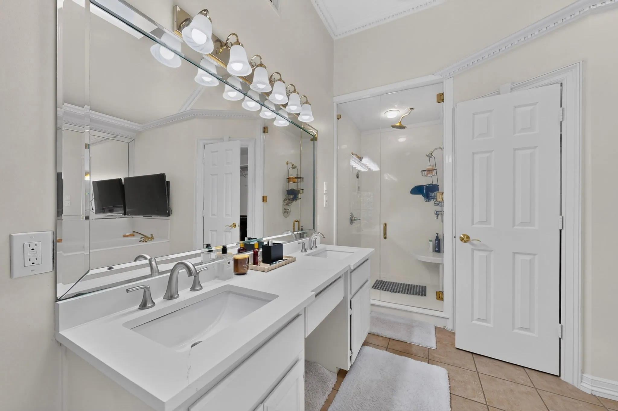 Single Family Residence For Sale in Dallas County , 2120 Valley View Drive, Cedar Hill, Texas 75104, 5 Bedroom, 4 Bathroom, 1 Garage spaces, 3,246 Sqft, built in 1990, mls#21348849, Real Estate Agent in Cedar Hill, Homes For Sale in Dallas county, Homes For Sale in Cedar Hill, Realtor in Cedar Hill Texas, Real Estate Brokerage Independent Realty Texas, Luminita Cordes Realtor