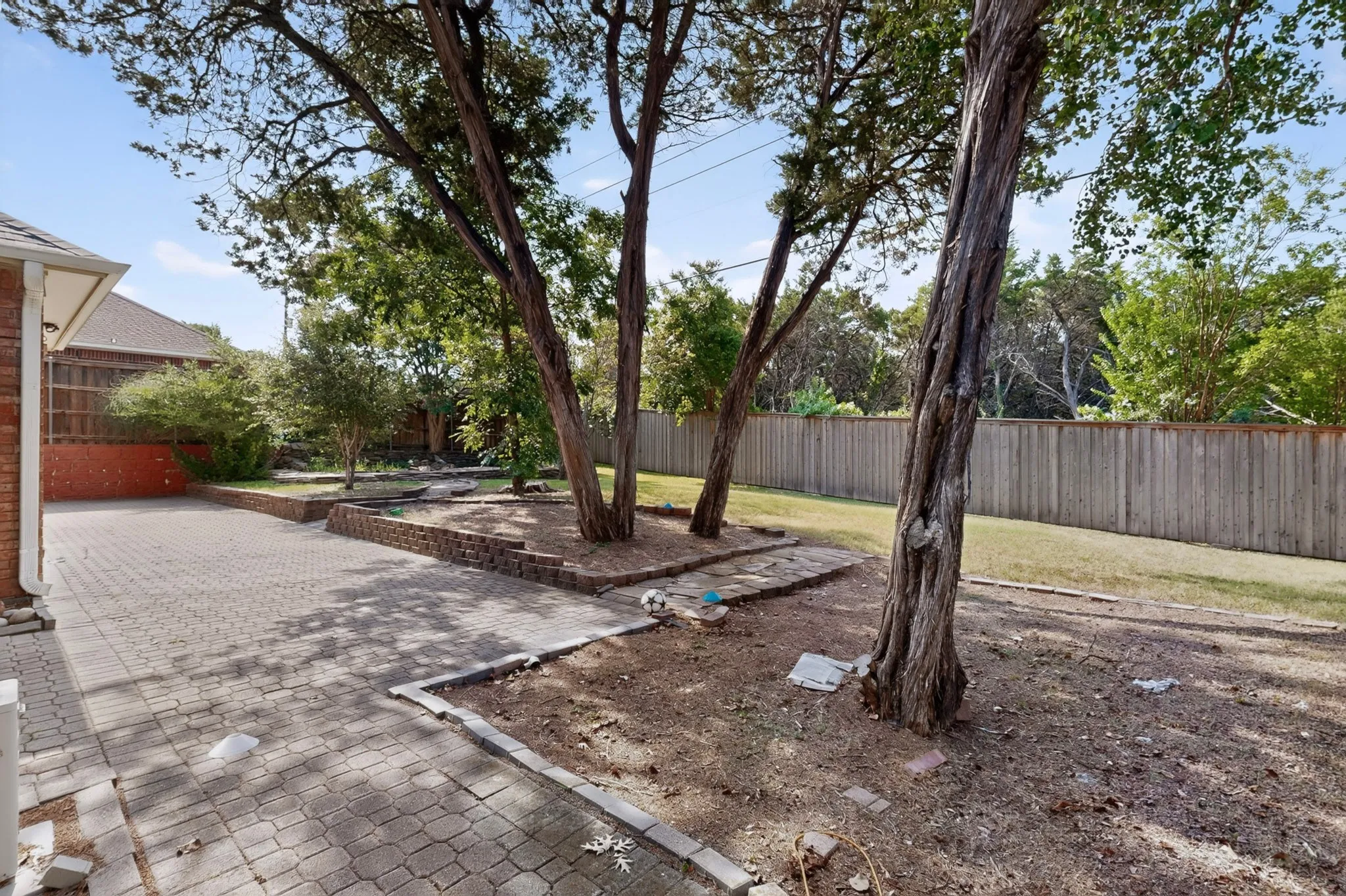 Single Family Residence For Sale in Dallas County , 2120 Valley View Drive, Cedar Hill, Texas 75104, 5 Bedroom, 4 Bathroom, 1 Garage spaces, 3,246 Sqft, built in 1990, mls#21348849, Real Estate Agent in Cedar Hill, Homes For Sale in Dallas county, Homes For Sale in Cedar Hill, Realtor in Cedar Hill Texas, Real Estate Brokerage Independent Realty Texas, Luminita Cordes Realtor