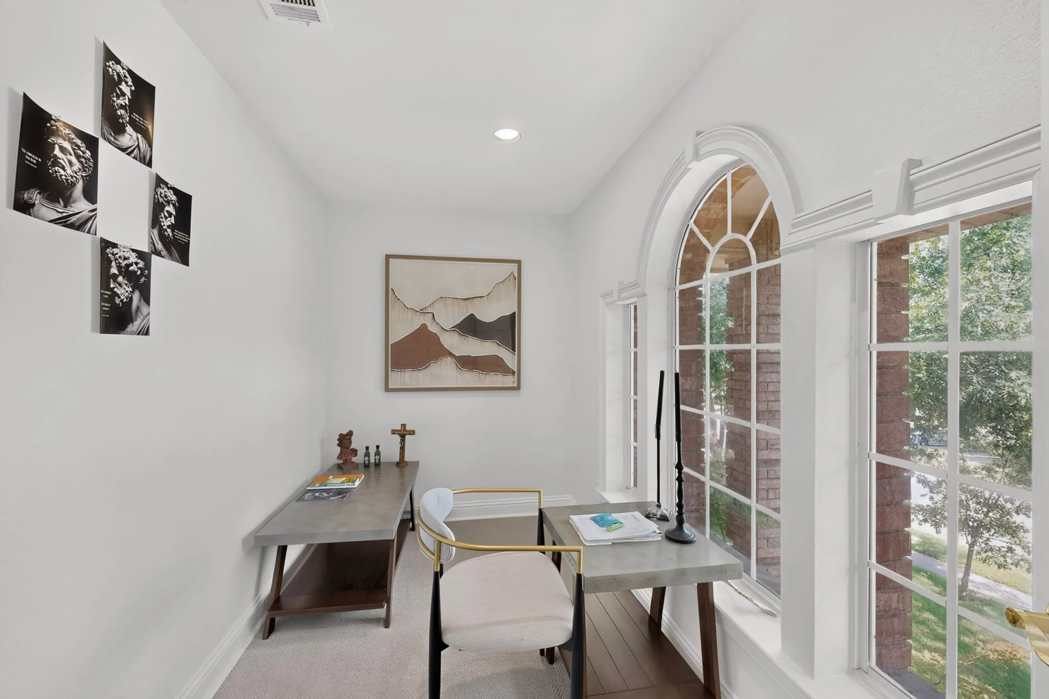 Single Family Residence For Sale in Dallas County , 2120 Valley View Drive, Cedar Hill, Texas 75104, 5 Bedroom, 4 Bathroom, 1 Garage spaces, 3,246 Sqft, built in 1990, mls#21348849, Real Estate Agent in Cedar Hill, Homes For Sale in Dallas county, Homes For Sale in Cedar Hill, Realtor in Cedar Hill Texas, Real Estate Brokerage Independent Realty Texas, Luminita Cordes Realtor