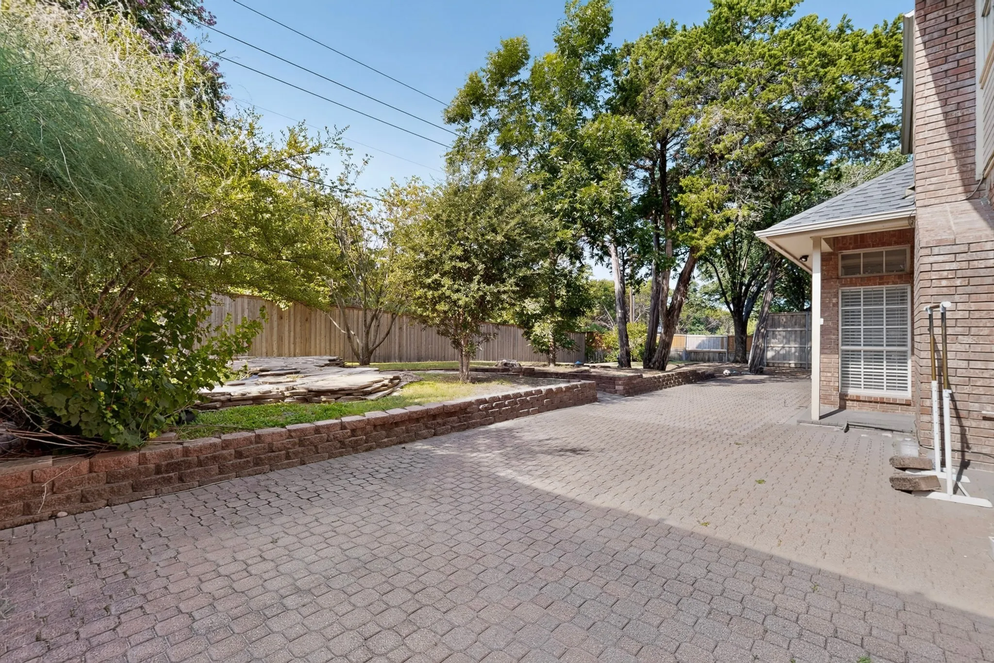 Single Family Residence For Sale in Dallas County , 2120 Valley View Drive, Cedar Hill, Texas 75104, 5 Bedroom, 4 Bathroom, 1 Garage spaces, 3,246 Sqft, built in 1990, mls#21348849, Real Estate Agent in Cedar Hill, Homes For Sale in Dallas county, Homes For Sale in Cedar Hill, Realtor in Cedar Hill Texas, Real Estate Brokerage Independent Realty Texas, Luminita Cordes Realtor