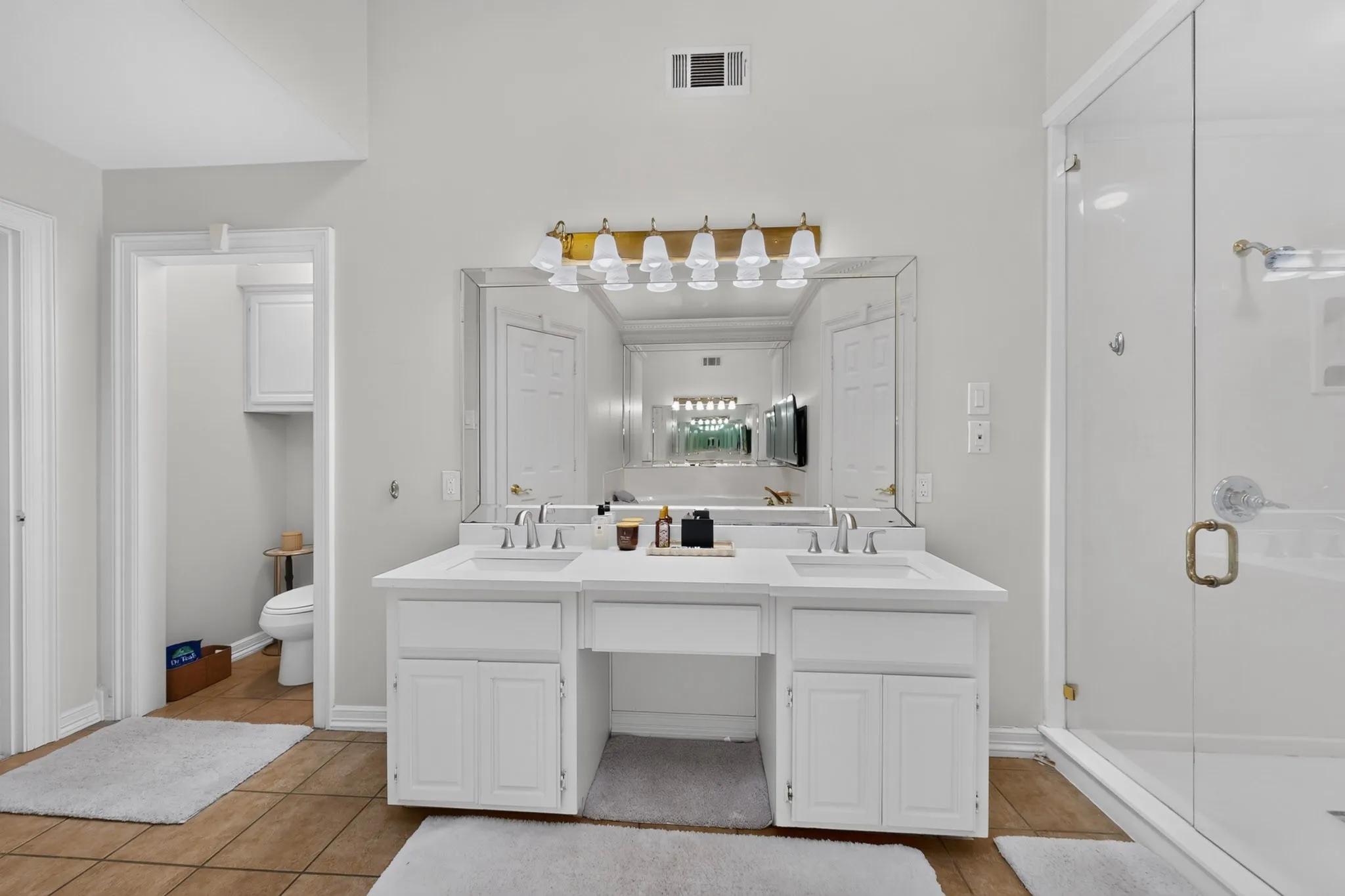 Single Family Residence For Sale in Dallas County , 2120 Valley View Drive, Cedar Hill, Texas 75104, 5 Bedroom, 4 Bathroom, 1 Garage spaces, 3,246 Sqft, built in 1990, mls#21348849, Real Estate Agent in Cedar Hill, Homes For Sale in Dallas county, Homes For Sale in Cedar Hill, Realtor in Cedar Hill Texas, Real Estate Brokerage Independent Realty Texas, Luminita Cordes Realtor