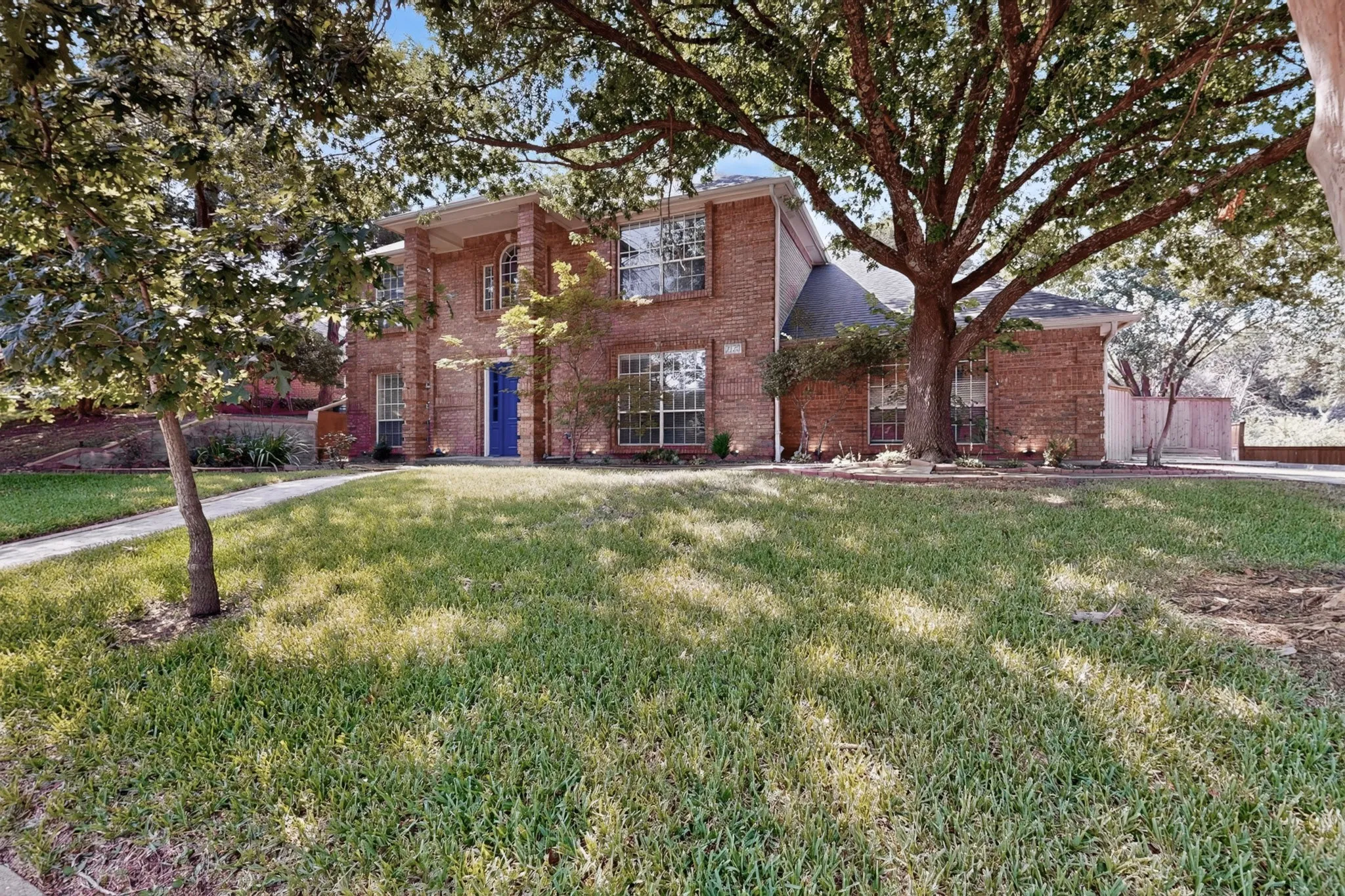 Single Family Residence For Sale in Dallas County , 2120 Valley View Drive, Cedar Hill, Texas 75104, 5 Bedroom, 4 Bathroom, 1 Garage spaces, 3,246 Sqft, built in 1990, mls#21348849, Real Estate Agent in Cedar Hill, Homes For Sale in Dallas county, Homes For Sale in Cedar Hill, Realtor in Cedar Hill Texas, Real Estate Brokerage Independent Realty Texas, Luminita Cordes Realtor