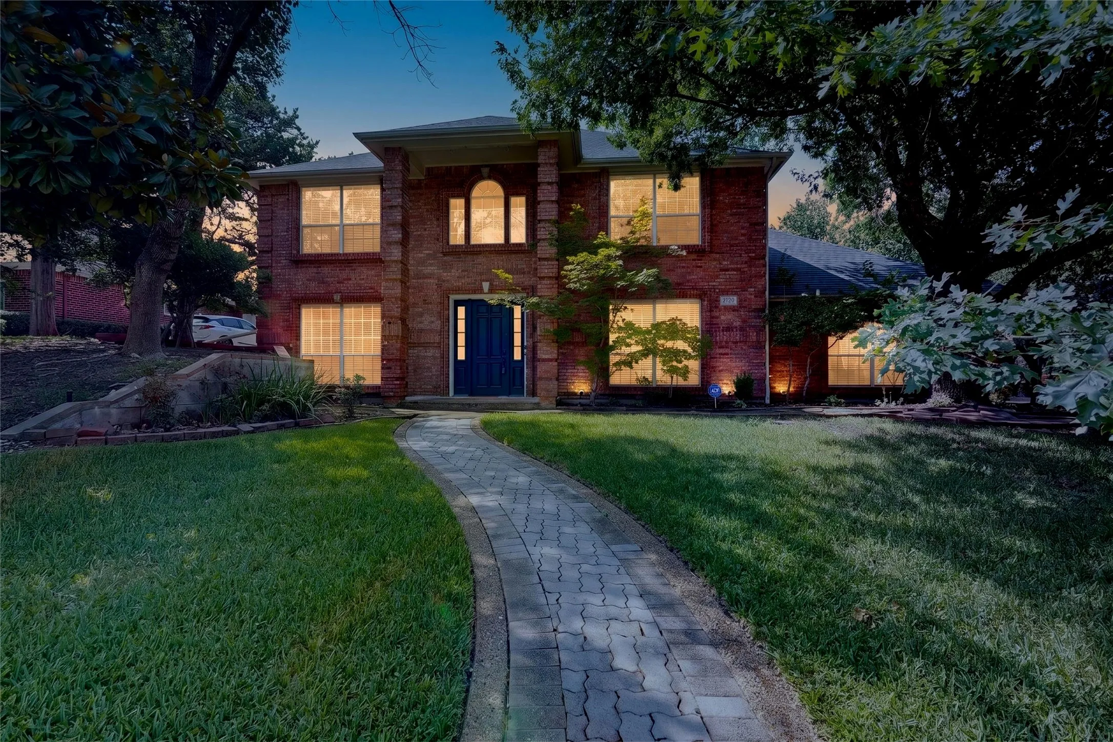 Single Family Residence For Sale in Dallas County , 2120 Valley View Drive, Cedar Hill, Texas 75104, 5 Bedroom, 4 Bathroom, 1 Garage spaces, 3,246 Sqft, built in 1990, mls#21348849, Real Estate Agent in Cedar Hill, Homes For Sale in Dallas county, Homes For Sale in Cedar Hill, Realtor in Cedar Hill Texas, Real Estate Brokerage Independent Realty Texas, Luminita Cordes Realtor