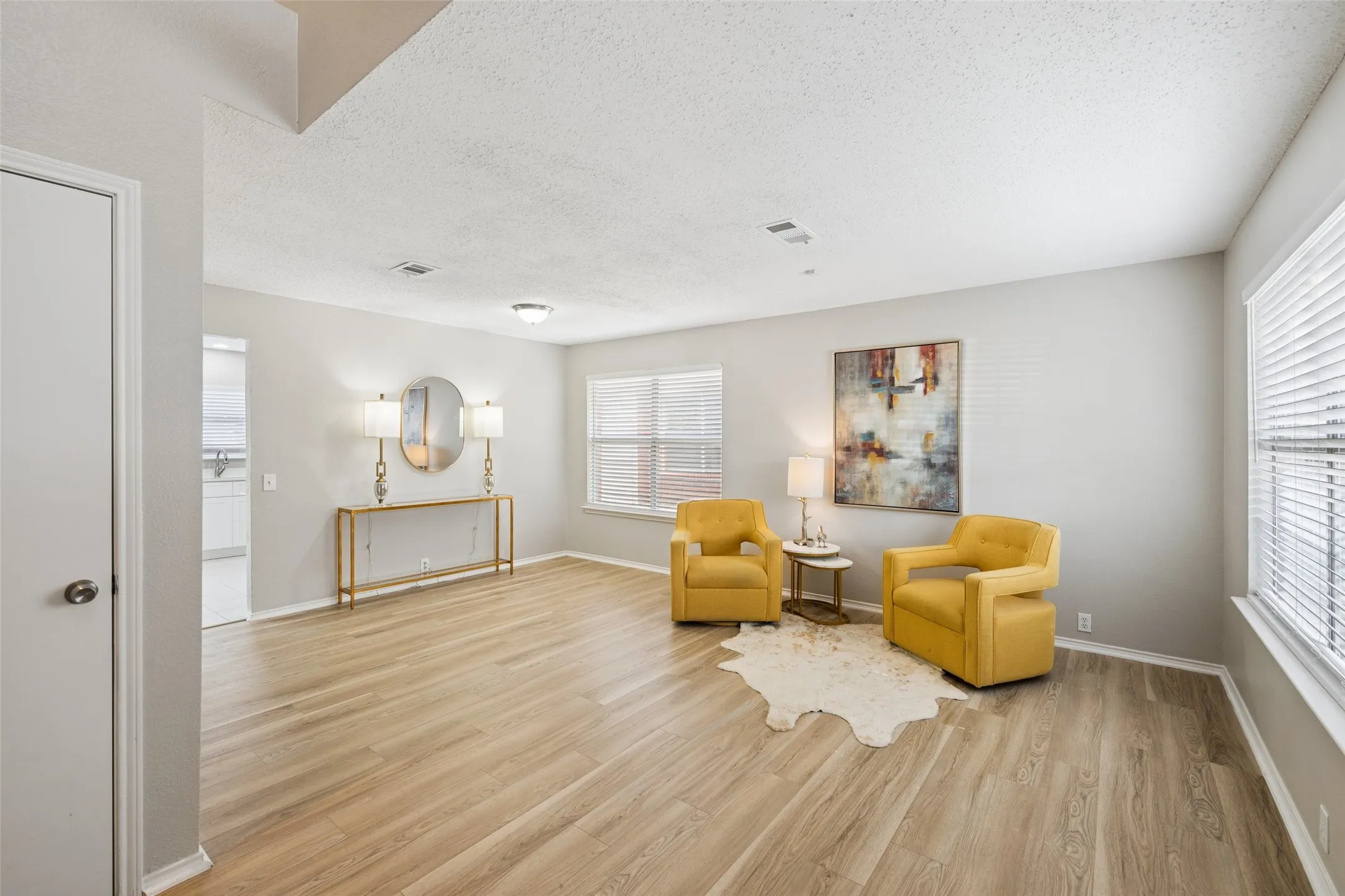 Single Family Residence For Sale in Tarrant County , 7020 Glenshire Drive, Arlington, Texas 76002, 4 Bedroom, 3 Bathroom, 2 Garage spaces, 2,040 Sqft, built in 1999, mls#21351553, Real Estate Agent in Arlington, Homes For Sale in Tarrant county, Homes For Sale in Arlington, Realtor in Arlington Texas, Real Estate Brokerage Independent Realty Texas, Luminita Cordes Realtor