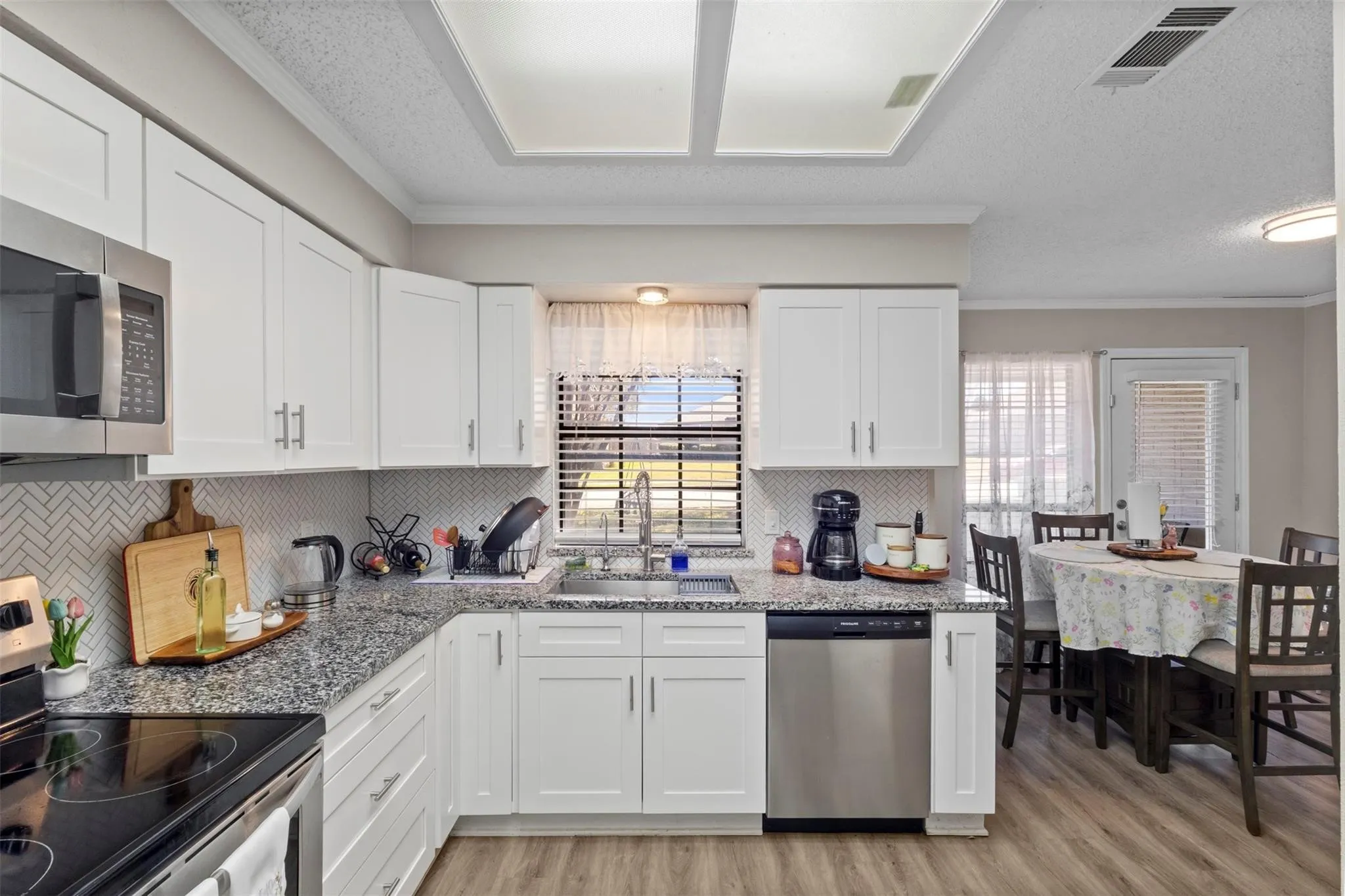Single Family Residence For Sale in Denton County , 1507 Sugar Creek Drive, Carrollton, Texas 75007, 4 Bedrooms, 3 Bathrooms, 2 Garage spaces, 2,336 Sqft, built in 1983, Price $429,000, mls#21352889, Real Estate Agent in Carrollton, Homes For Sale in Denton county, Homes For Sale in Carrollton, Realtor in Carrollton Texas, Real Estate Brokerage Independent Realty Texas, Luminita Cordes Realtor