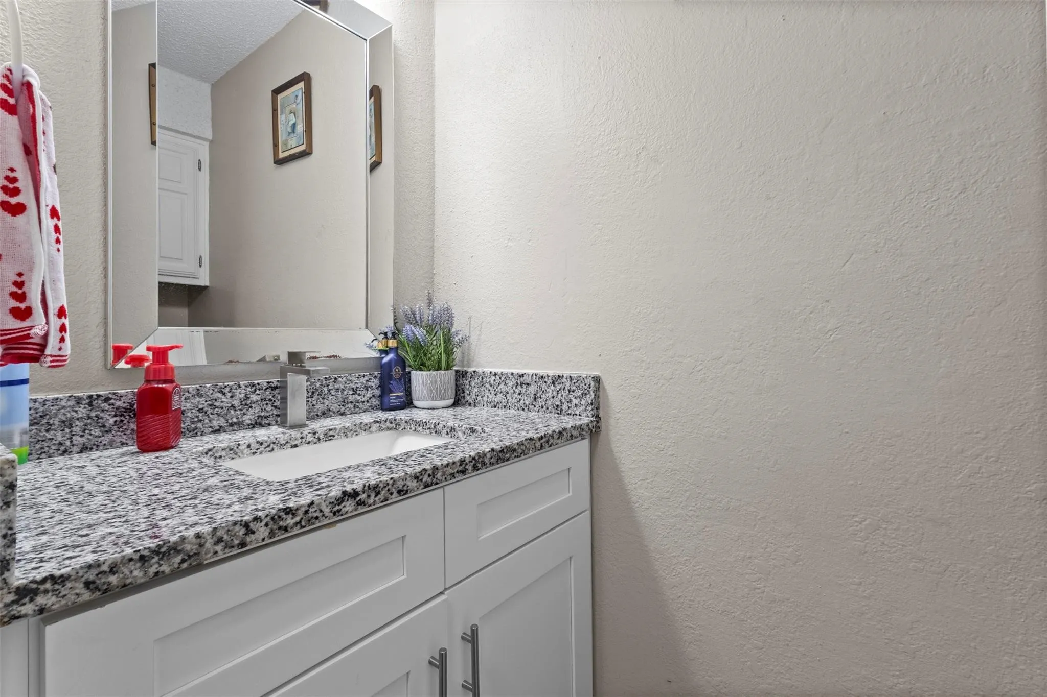 Single Family Residence For Sale in Denton County , 1507 Sugar Creek Drive, Carrollton, Texas 75007, 4 Bedrooms, 3 Bathrooms, 2 Garage spaces, 2,336 Sqft, built in 1983, Price $429,000, mls#21352889, Real Estate Agent in Carrollton, Homes For Sale in Denton county, Homes For Sale in Carrollton, Realtor in Carrollton Texas, Real Estate Brokerage Independent Realty Texas, Luminita Cordes Realtor