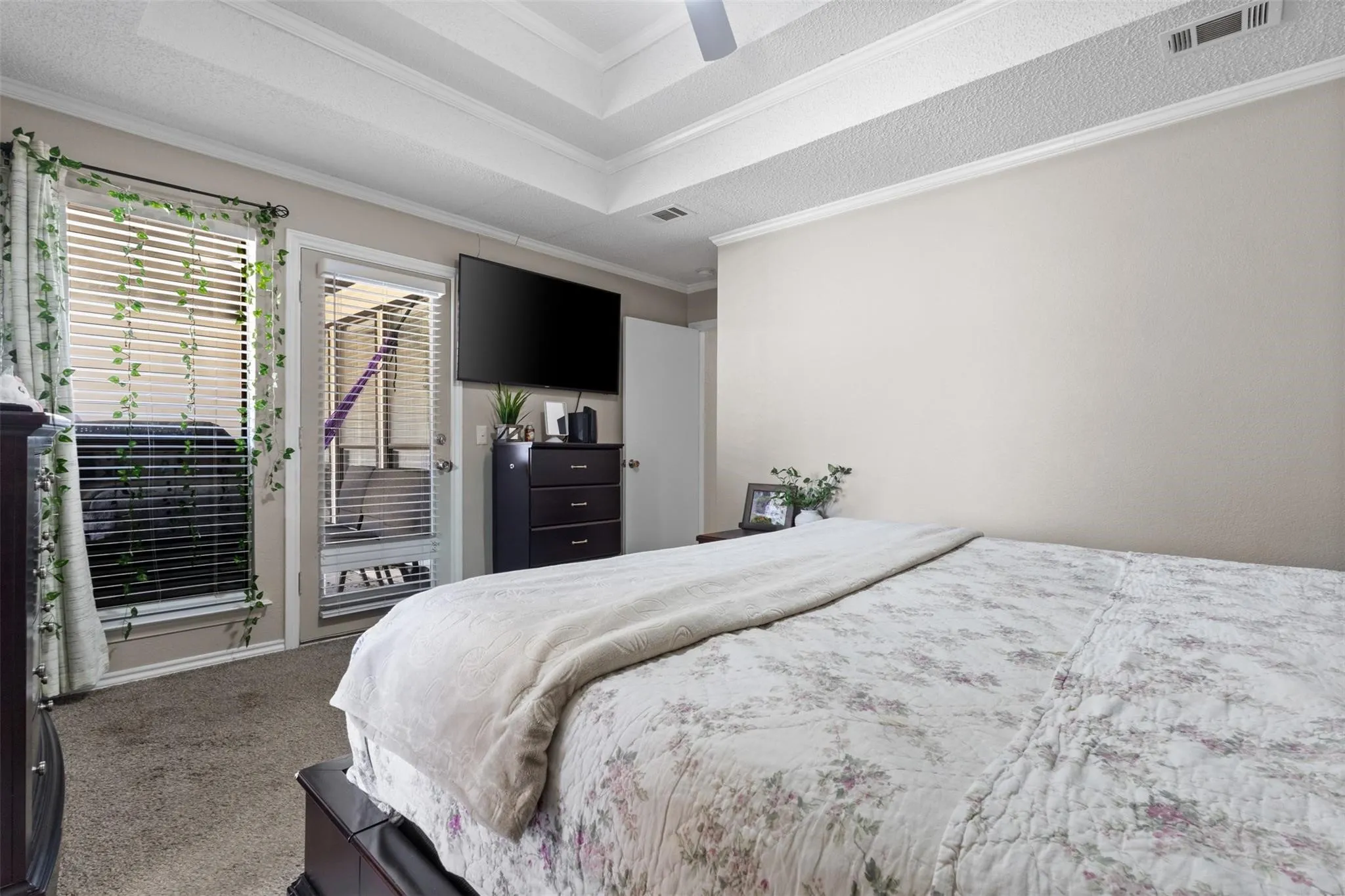 Single Family Residence For Sale in Denton County , 1507 Sugar Creek Drive, Carrollton, Texas 75007, 4 Bedrooms, 3 Bathrooms, 2 Garage spaces, 2,336 Sqft, built in 1983, Price $429,000, mls#21352889, Real Estate Agent in Carrollton, Homes For Sale in Denton county, Homes For Sale in Carrollton, Realtor in Carrollton Texas, Real Estate Brokerage Independent Realty Texas, Luminita Cordes Realtor