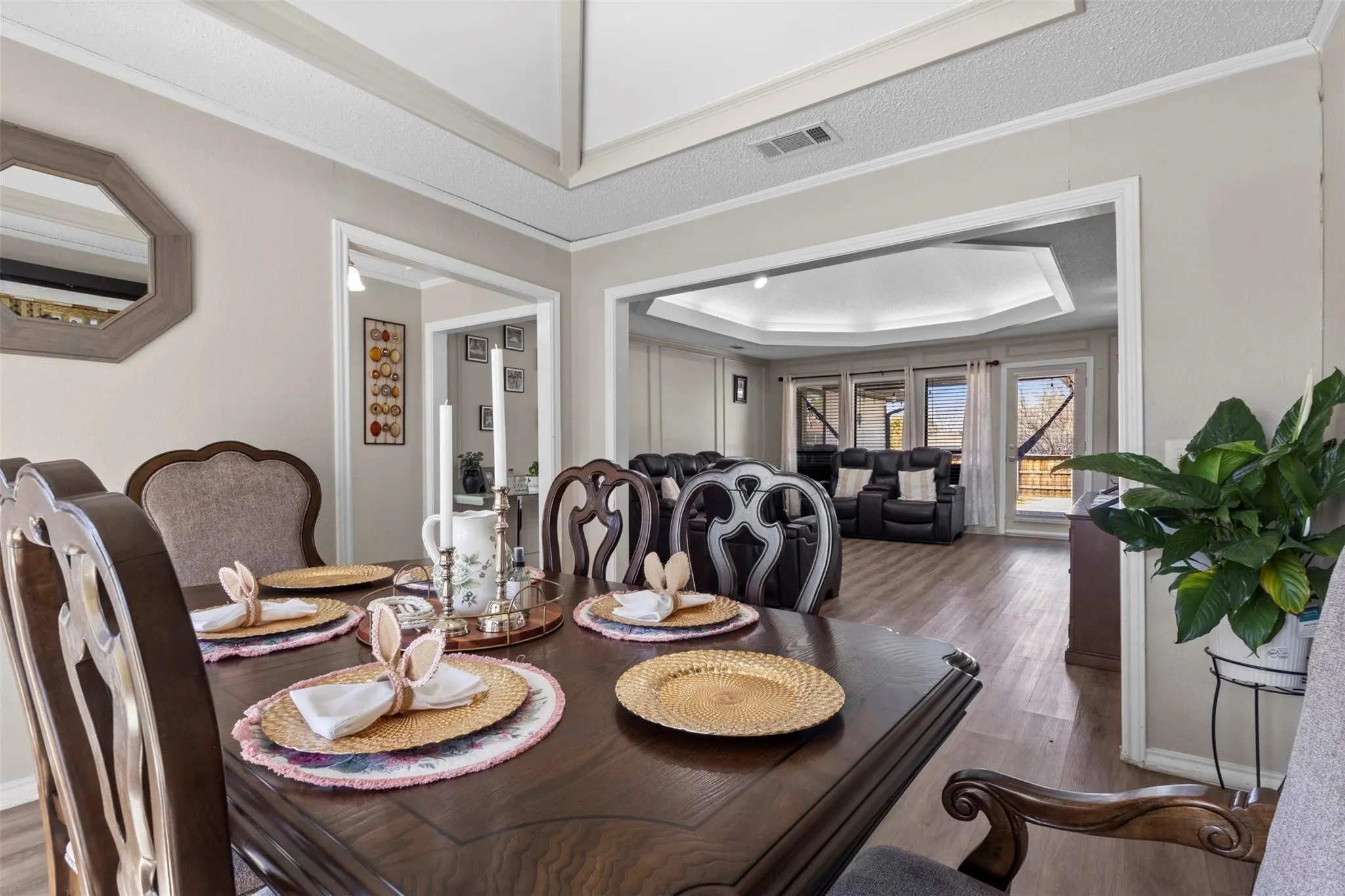 Single Family Residence For Sale in Denton County , 1507 Sugar Creek Drive, Carrollton, Texas 75007, 4 Bedrooms, 3 Bathrooms, 2 Garage spaces, 2,336 Sqft, built in 1983, Price $429,000, mls#21352889, Real Estate Agent in Carrollton, Homes For Sale in Denton county, Homes For Sale in Carrollton, Realtor in Carrollton Texas, Real Estate Brokerage Independent Realty Texas, Luminita Cordes Realtor