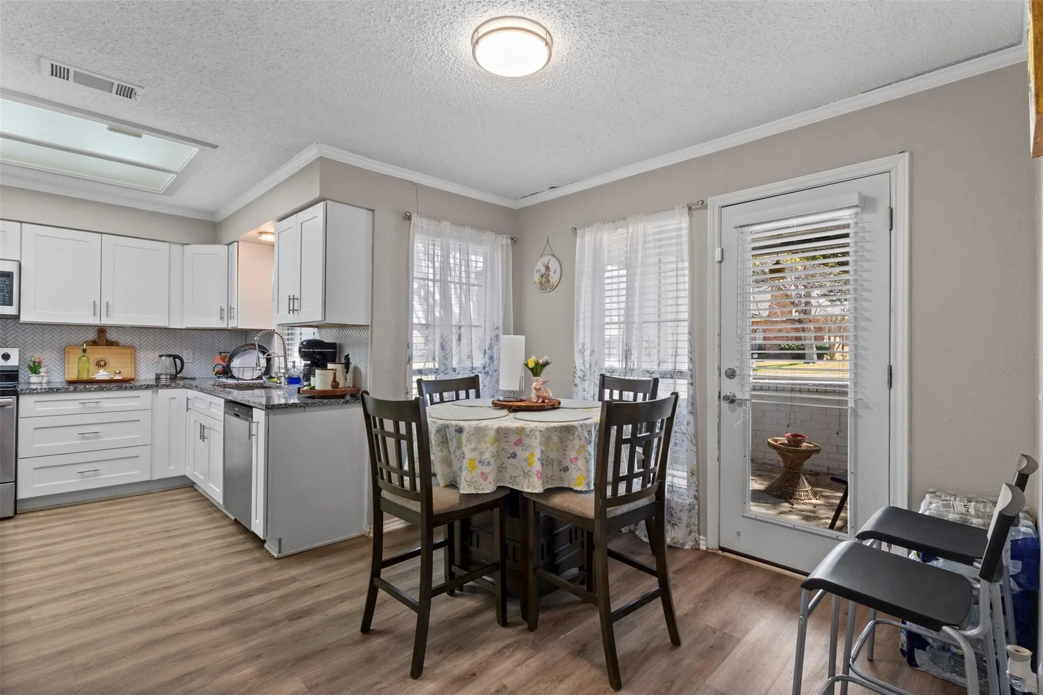 Single Family Residence For Sale in Denton County , 1507 Sugar Creek Drive, Carrollton, Texas 75007, 4 Bedrooms, 3 Bathrooms, 2 Garage spaces, 2,336 Sqft, built in 1983, Price $429,000, mls#21352889, Real Estate Agent in Carrollton, Homes For Sale in Denton county, Homes For Sale in Carrollton, Realtor in Carrollton Texas, Real Estate Brokerage Independent Realty Texas, Luminita Cordes Realtor