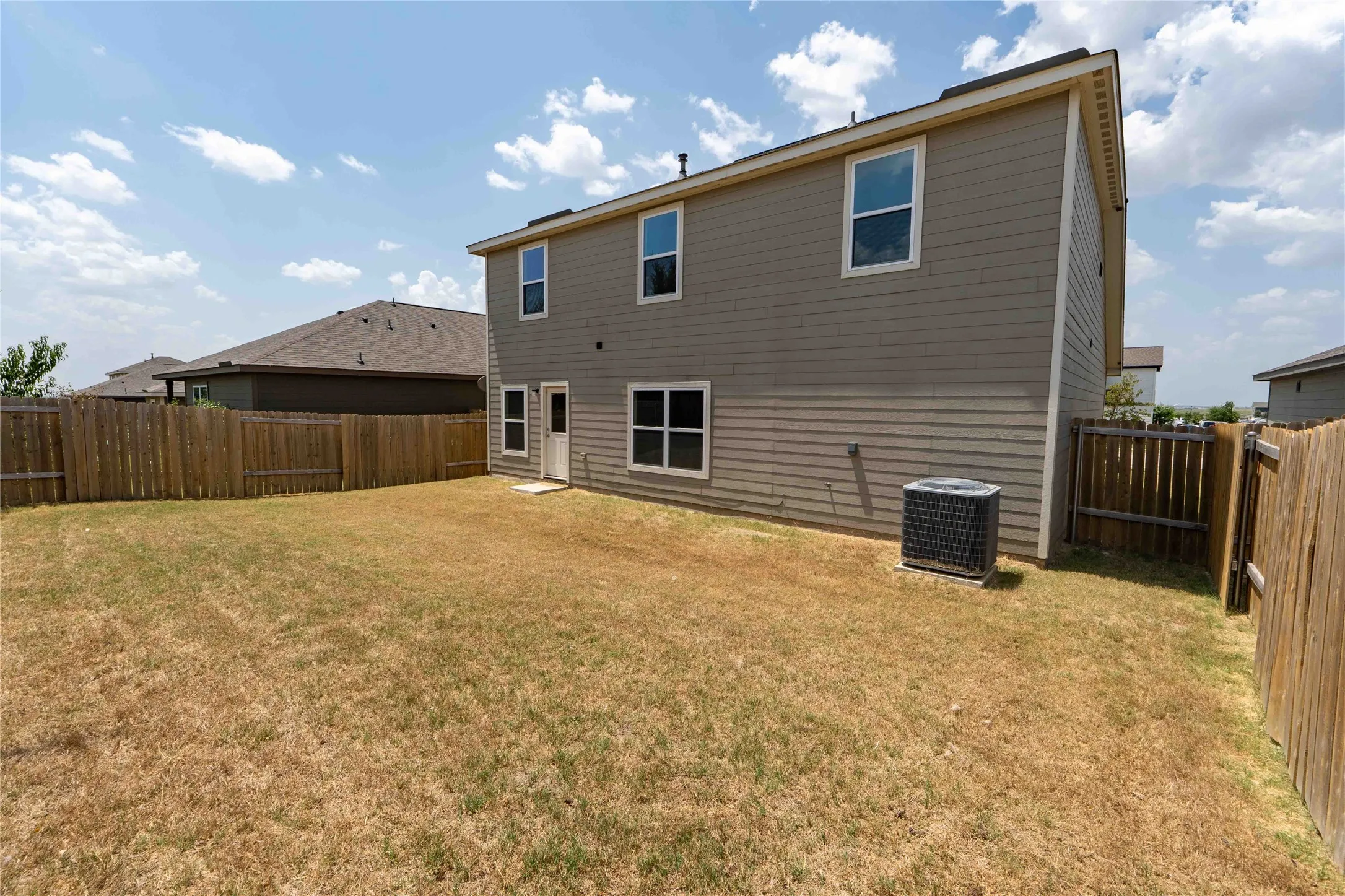 Single Family Residence For Sale in Denton County , 2014 Pondera Street, Ponder, Texas 76259, 4 Bedroom, 3 Bathroom, 2 Garage spaces, 2,054 Sqft, built in 2023, mls#21353082, Real Estate Agent in Ponder, Homes For Sale in Denton county, Homes For Sale in Ponder, Realtor in Ponder Texas, Real Estate Brokerage Independent Realty Texas, Luminita Cordes Realtor