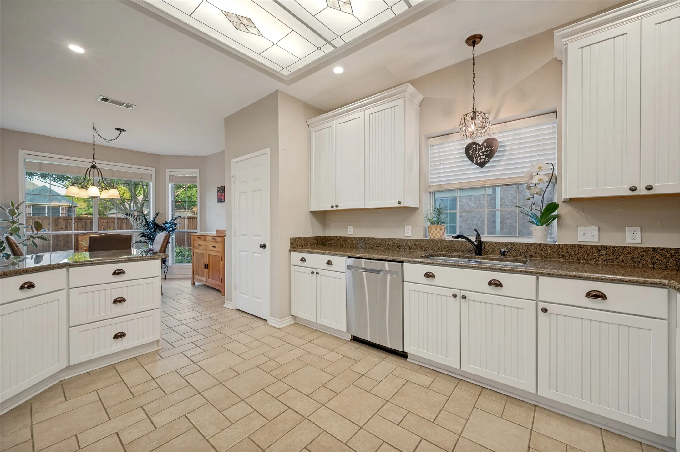 Single Family Residence For Sale in Collin County , 7208 Sonoma Valley Drive, Frisco, Texas 75035, 3 Bedroom, 2 Bathroom, 2 Garage spaces, 2,222 Sqft, built in 1992, mls#21346344, Real Estate Agent in Frisco, Homes For Sale in Collin county, Homes For Sale in Frisco, Realtor in Frisco Texas, Real Estate Brokerage Independent Realty Texas, Luminita Cordes Realtor