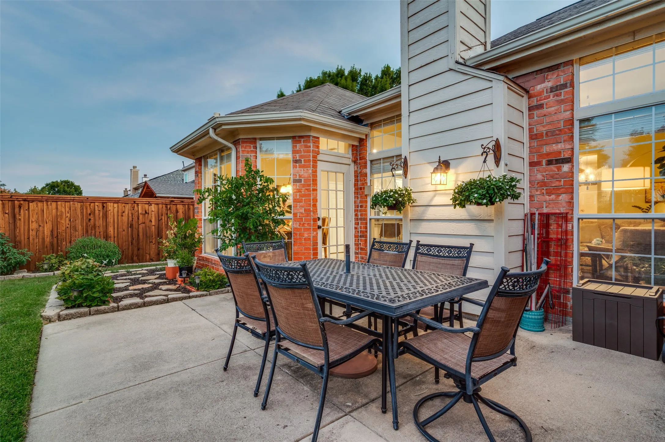 Single Family Residence For Sale in Collin County , 7208 Sonoma Valley Drive, Frisco, Texas 75035, 3 Bedroom, 2 Bathroom, 2 Garage spaces, 2,222 Sqft, built in 1992, mls#21346344, Real Estate Agent in Frisco, Homes For Sale in Collin county, Homes For Sale in Frisco, Realtor in Frisco Texas, Real Estate Brokerage Independent Realty Texas, Luminita Cordes Realtor