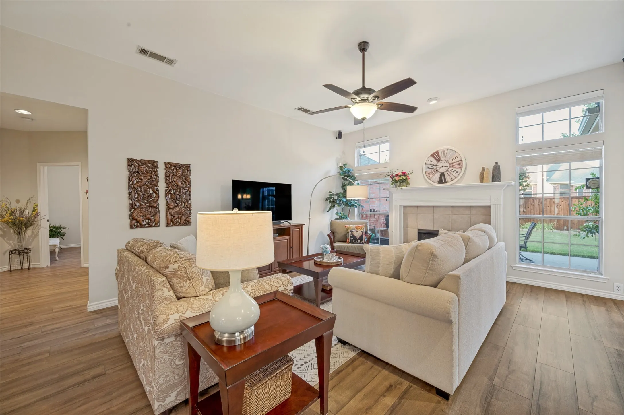 Single Family Residence For Sale in Collin County , 7208 Sonoma Valley Drive, Frisco, Texas 75035, 3 Bedroom, 2 Bathroom, 2 Garage spaces, 2,222 Sqft, built in 1992, mls#21346344, Real Estate Agent in Frisco, Homes For Sale in Collin county, Homes For Sale in Frisco, Realtor in Frisco Texas, Real Estate Brokerage Independent Realty Texas, Luminita Cordes Realtor