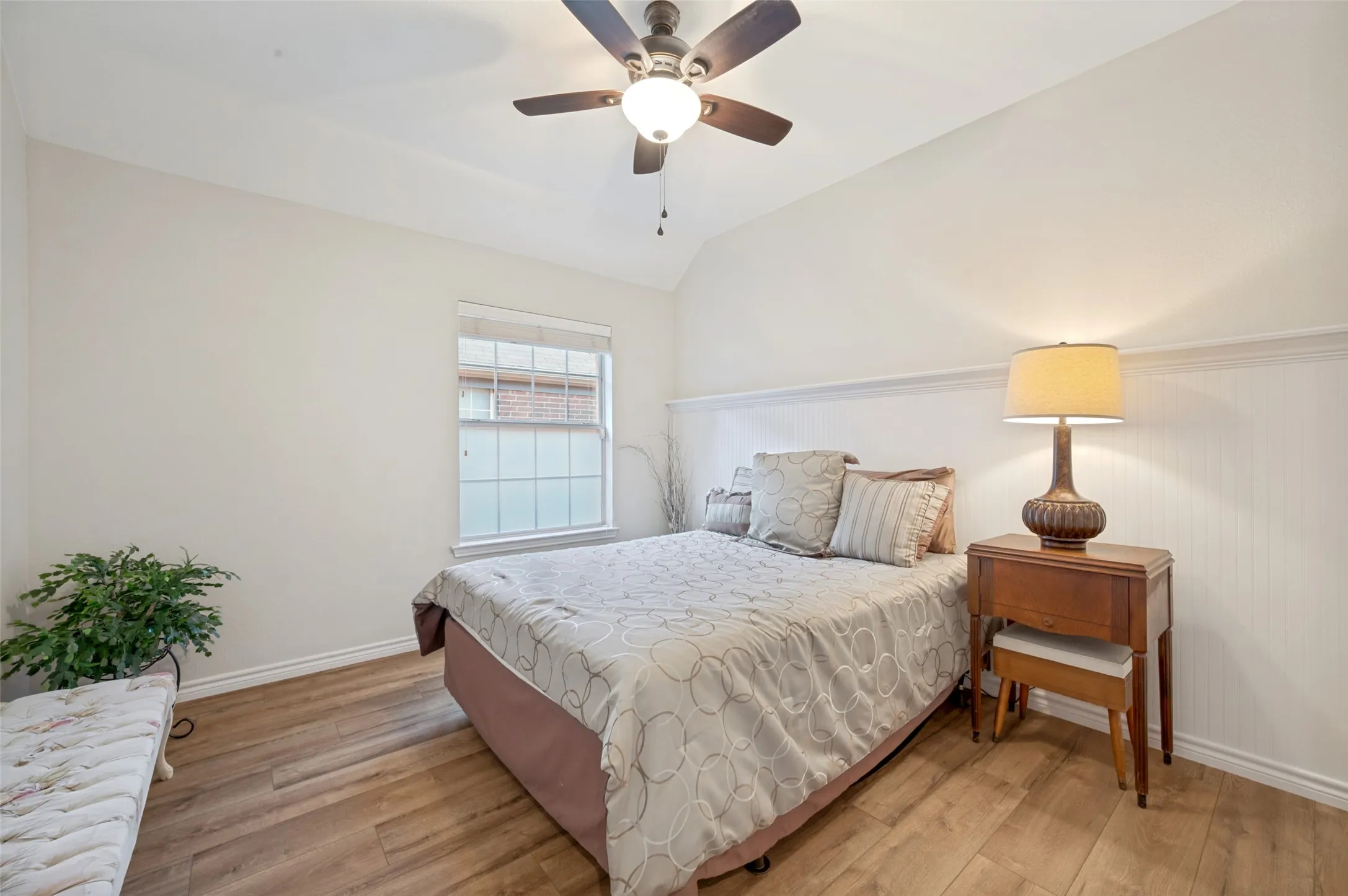Single Family Residence For Sale in Collin County , 7208 Sonoma Valley Drive, Frisco, Texas 75035, 3 Bedroom, 2 Bathroom, 2 Garage spaces, 2,222 Sqft, built in 1992, mls#21346344, Real Estate Agent in Frisco, Homes For Sale in Collin county, Homes For Sale in Frisco, Realtor in Frisco Texas, Real Estate Brokerage Independent Realty Texas, Luminita Cordes Realtor