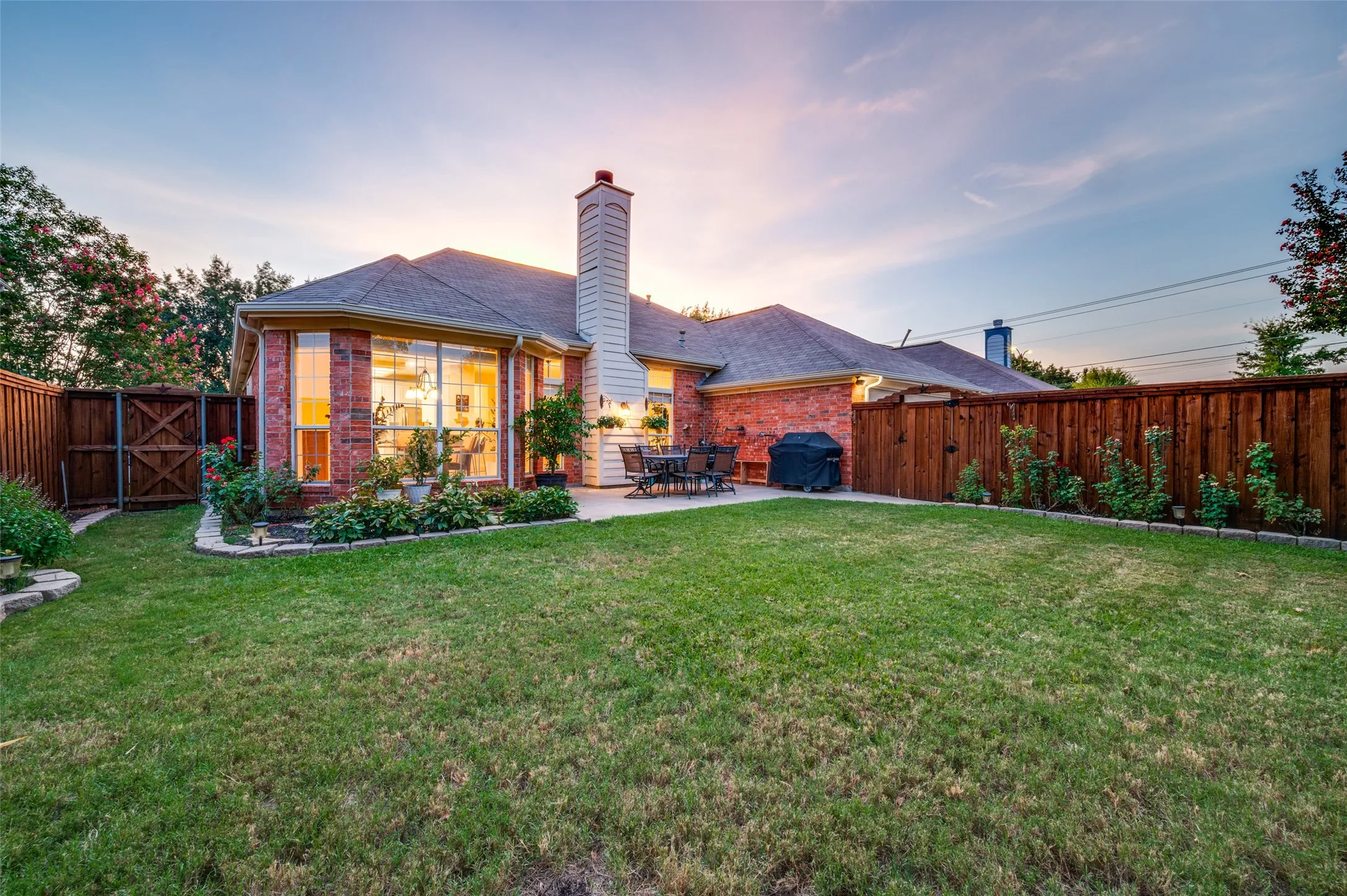 Single Family Residence For Sale in Collin County , 7208 Sonoma Valley Drive, Frisco, Texas 75035, 3 Bedroom, 2 Bathroom, 2 Garage spaces, 2,222 Sqft, built in 1992, mls#21346344, Real Estate Agent in Frisco, Homes For Sale in Collin county, Homes For Sale in Frisco, Realtor in Frisco Texas, Real Estate Brokerage Independent Realty Texas, Luminita Cordes Realtor