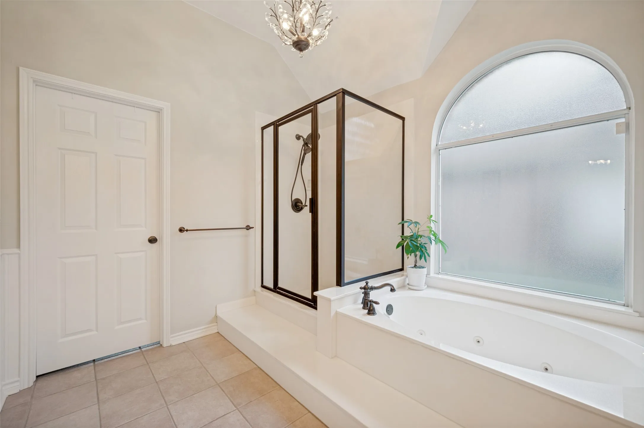 Single Family Residence For Sale in Collin County , 7208 Sonoma Valley Drive, Frisco, Texas 75035, 3 Bedroom, 2 Bathroom, 2 Garage spaces, 2,222 Sqft, built in 1992, mls#21346344, Real Estate Agent in Frisco, Homes For Sale in Collin county, Homes For Sale in Frisco, Realtor in Frisco Texas, Real Estate Brokerage Independent Realty Texas, Luminita Cordes Realtor