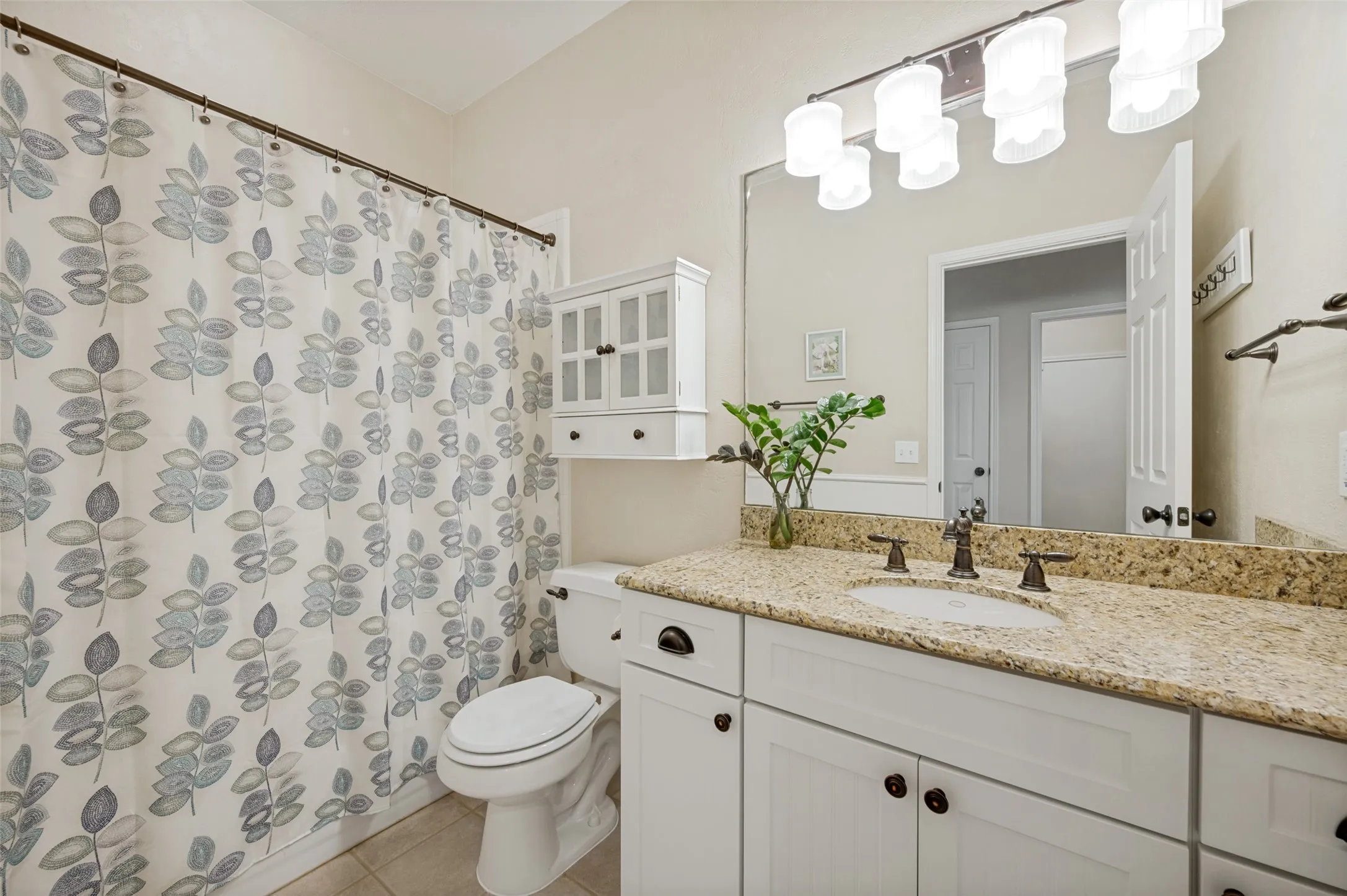 Single Family Residence For Sale in Collin County , 7208 Sonoma Valley Drive, Frisco, Texas 75035, 3 Bedroom, 2 Bathroom, 2 Garage spaces, 2,222 Sqft, built in 1992, mls#21346344, Real Estate Agent in Frisco, Homes For Sale in Collin county, Homes For Sale in Frisco, Realtor in Frisco Texas, Real Estate Brokerage Independent Realty Texas, Luminita Cordes Realtor
