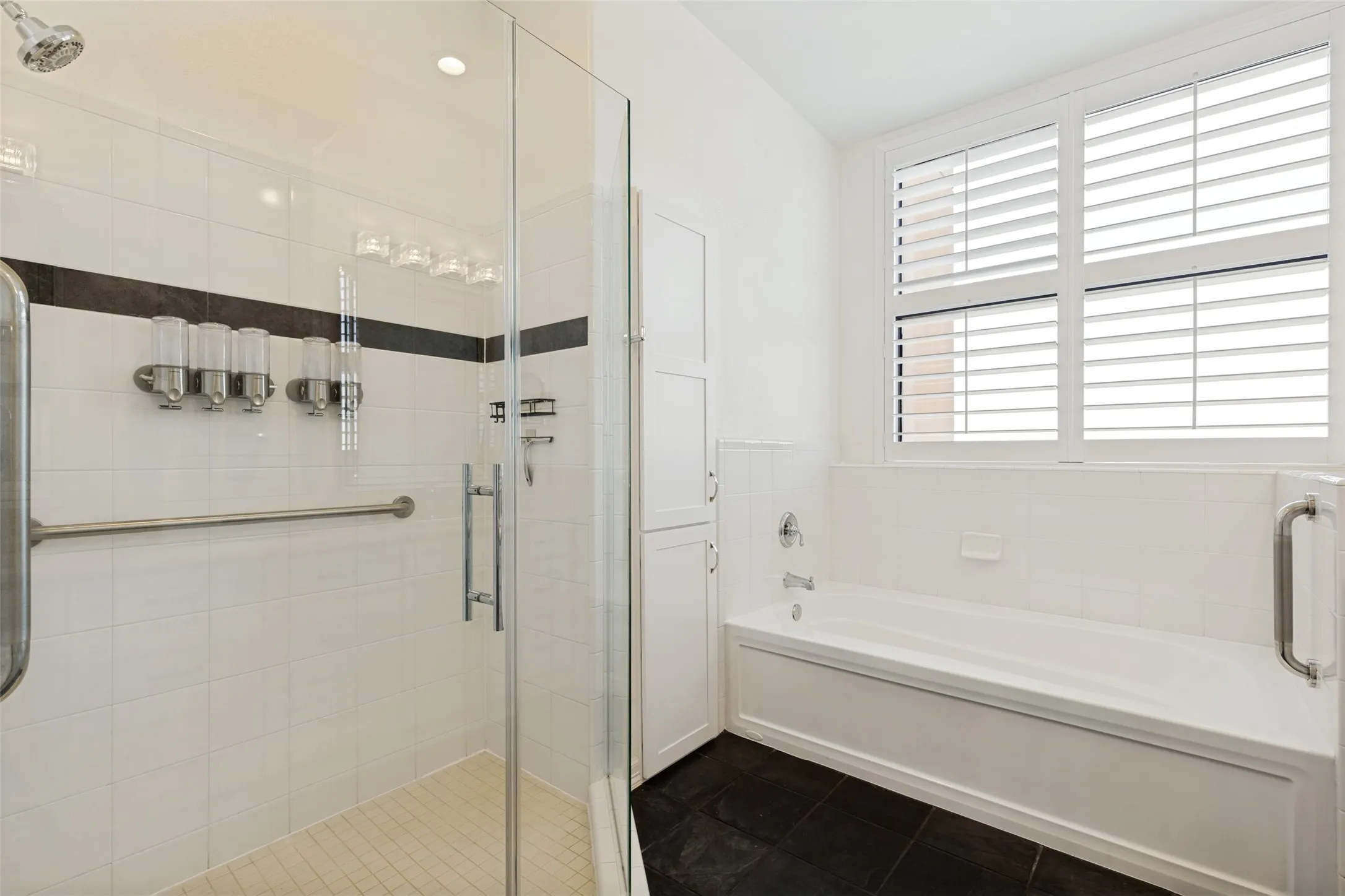 Condominium For Sale in Dallas County , 330 Las Colinas Boulevard E 1420, Irving, Texas 75039, 3 Bedrooms, 3 Bathrooms, 3 Garage spaces, 2,020 Sqft, built in 2001, Price $750,000, mls#21350534, Real Estate Agent in Irving, Homes For Sale in Dallas county, Homes For Sale in Irving, Realtor in Irving Texas, Real Estate Brokerage Independent Realty Texas, Luminita Cordes Realtor
