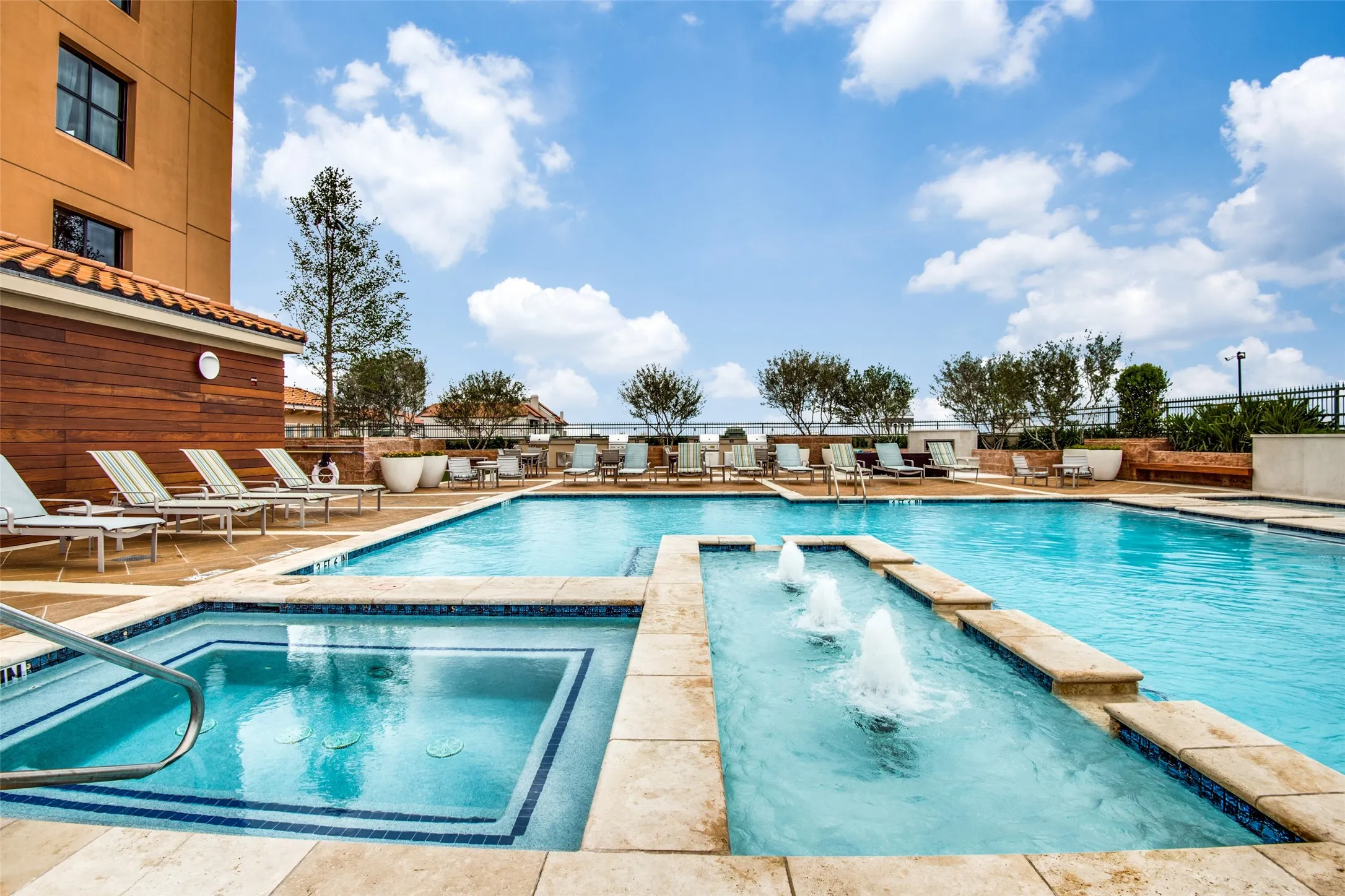 Condominium For Sale in Dallas County , 330 Las Colinas Boulevard E 1420, Irving, Texas 75039, 3 Bedrooms, 3 Bathrooms, 3 Garage spaces, 2,020 Sqft, built in 2001, Price $750,000, mls#21350534, Real Estate Agent in Irving, Homes For Sale in Dallas county, Homes For Sale in Irving, Realtor in Irving Texas, Real Estate Brokerage Independent Realty Texas, Luminita Cordes Realtor