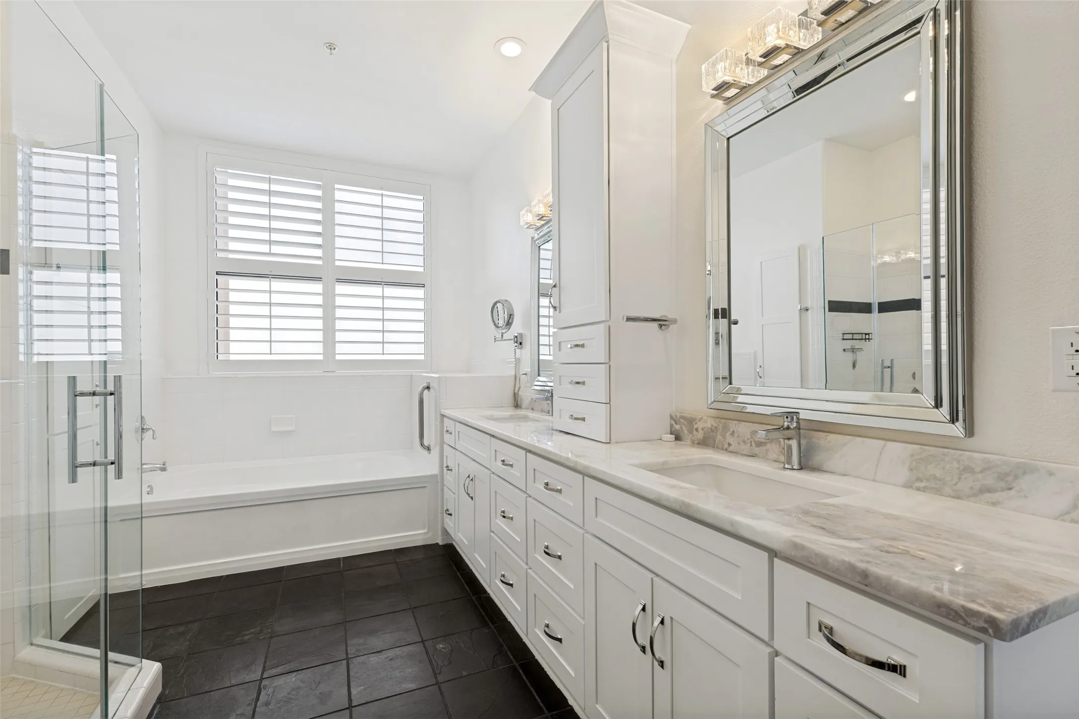 Condominium For Sale in Dallas County , 330 Las Colinas Boulevard E 1420, Irving, Texas 75039, 3 Bedrooms, 3 Bathrooms, 3 Garage spaces, 2,020 Sqft, built in 2001, Price $750,000, mls#21350534, Real Estate Agent in Irving, Homes For Sale in Dallas county, Homes For Sale in Irving, Realtor in Irving Texas, Real Estate Brokerage Independent Realty Texas, Luminita Cordes Realtor