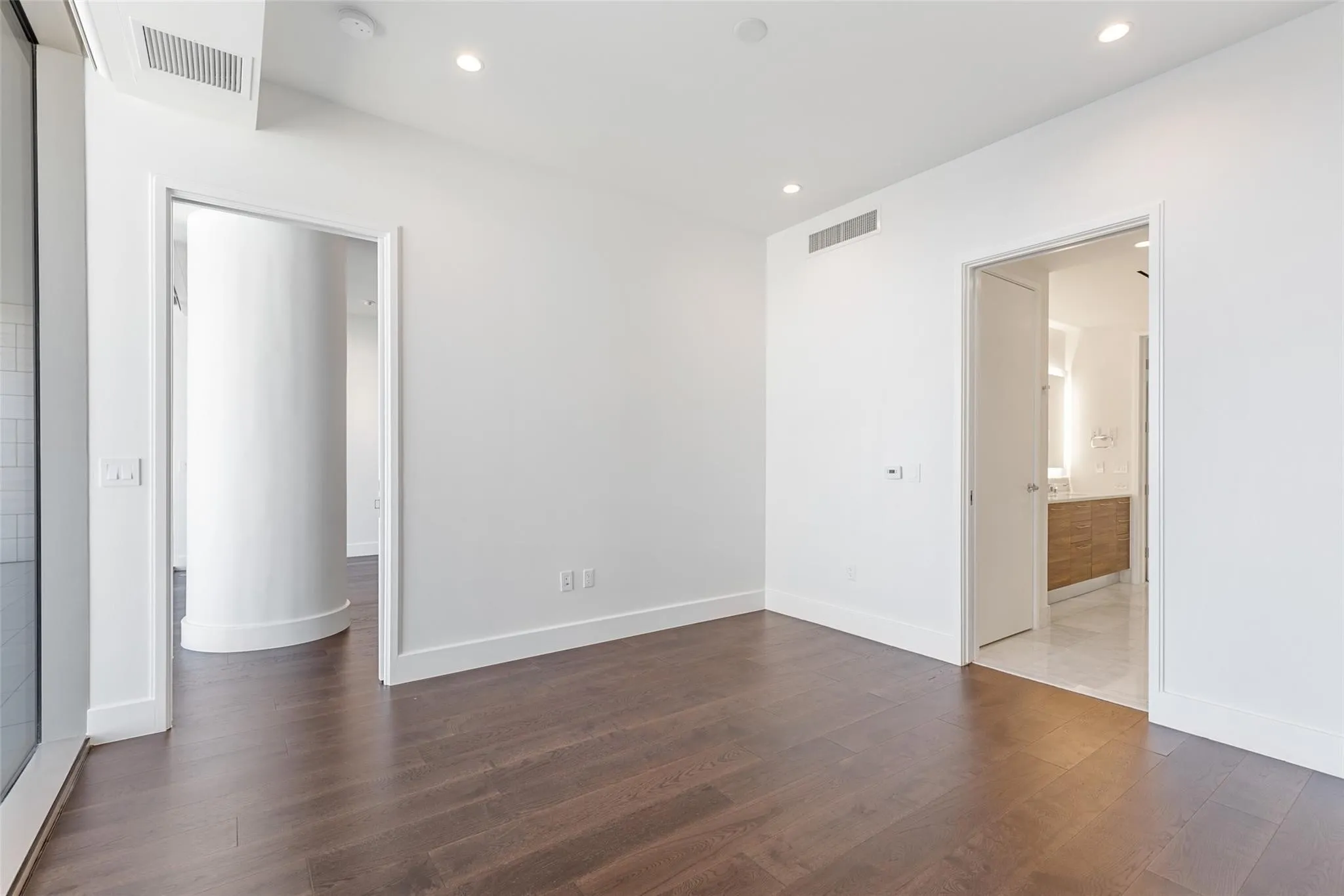 Townhouse For Rent in Collin County , 7901 Windrose 902, Plano, Texas 75024, 2 Bedroom, 3 Bathroom, 2 Garage spaces, 1,860 Sqft, built in 2019, mls#21350395, Real Estate Agent in Plano, Homes For Rent in Collin county, Homes For Rent in Plano, Realtor in Plano Texas, Real Estate Brokerage Independent Realty Texas, Luminita Cordes Realtor