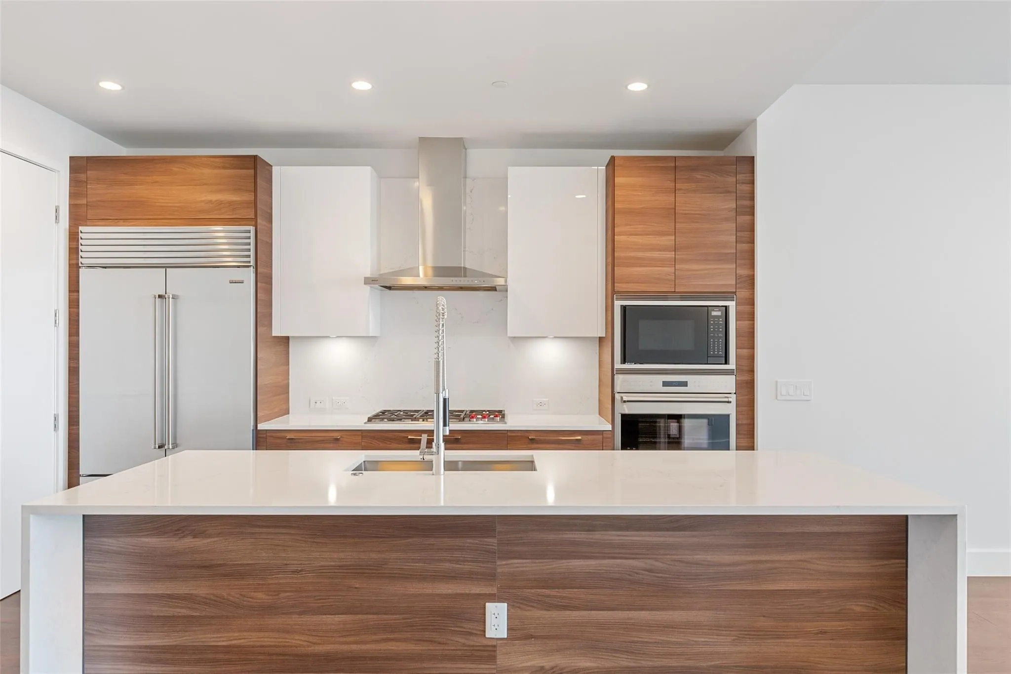 Townhouse For Rent in Collin County , 7901 Windrose 902, Plano, Texas 75024, 2 Bedroom, 3 Bathroom, 2 Garage spaces, 1,860 Sqft, built in 2019, mls#21350395, Real Estate Agent in Plano, Homes For Rent in Collin county, Homes For Rent in Plano, Realtor in Plano Texas, Real Estate Brokerage Independent Realty Texas, Luminita Cordes Realtor