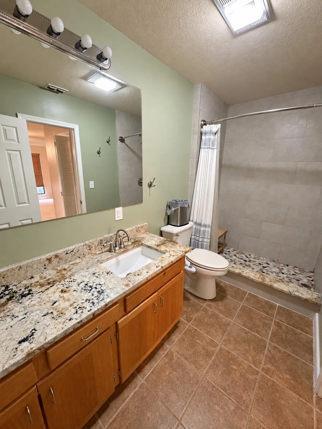 Single Family Residence For Sale in Montague County , 517 E Locust Street, Nocona, Texas 76255, 3 Bedroom, 2 Bathroom, 2 Garage spaces, 2,088 Sqft, built in 1984, mls#21353102, Real Estate Agent in Nocona, Homes For Sale in Montague county, Homes For Sale in Nocona, Realtor in Nocona Texas, Real Estate Brokerage Independent Realty Texas, Luminita Cordes Realtor